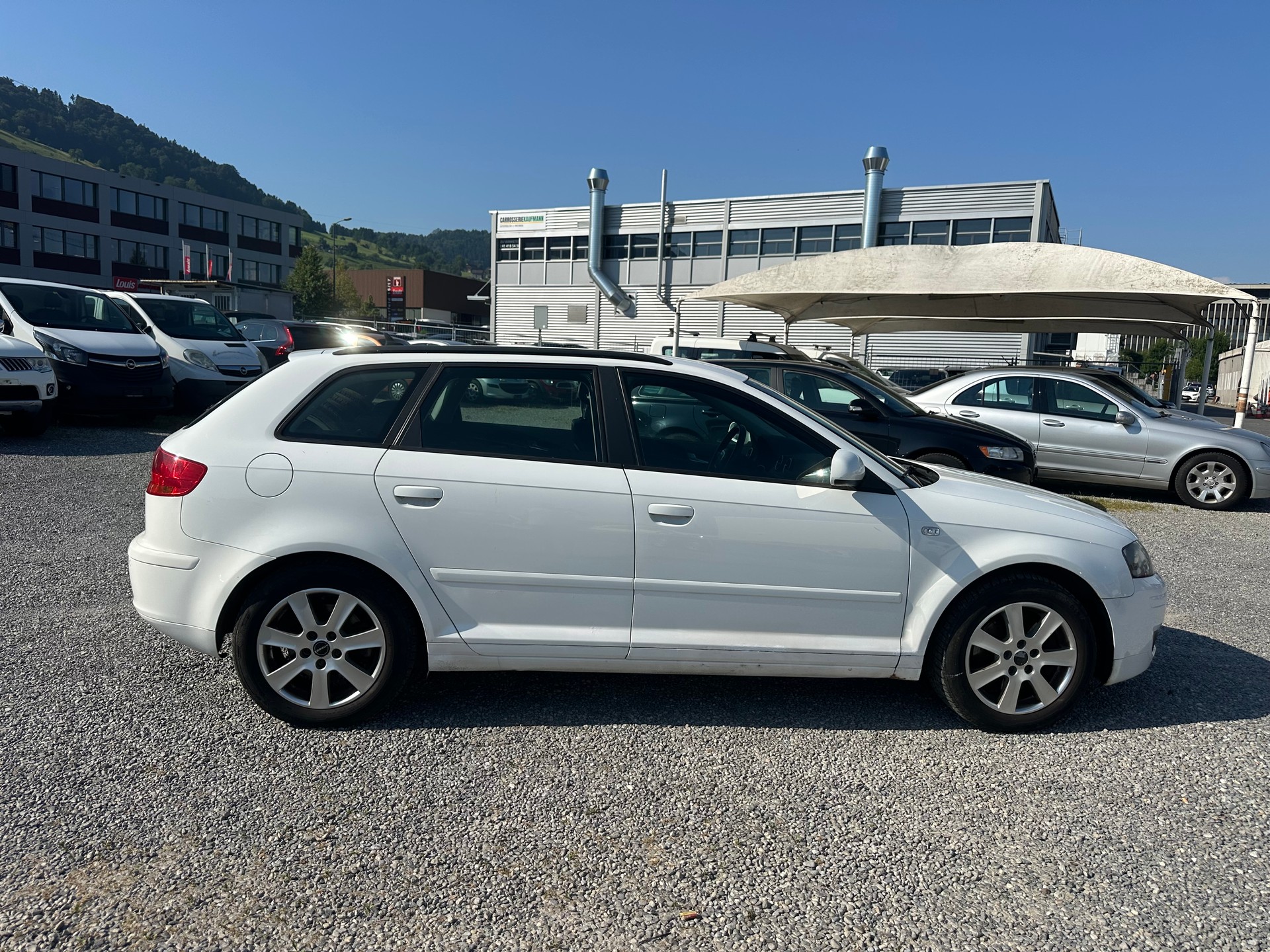AUDI A3 2.0 TDI Attraction quattro-image-3
