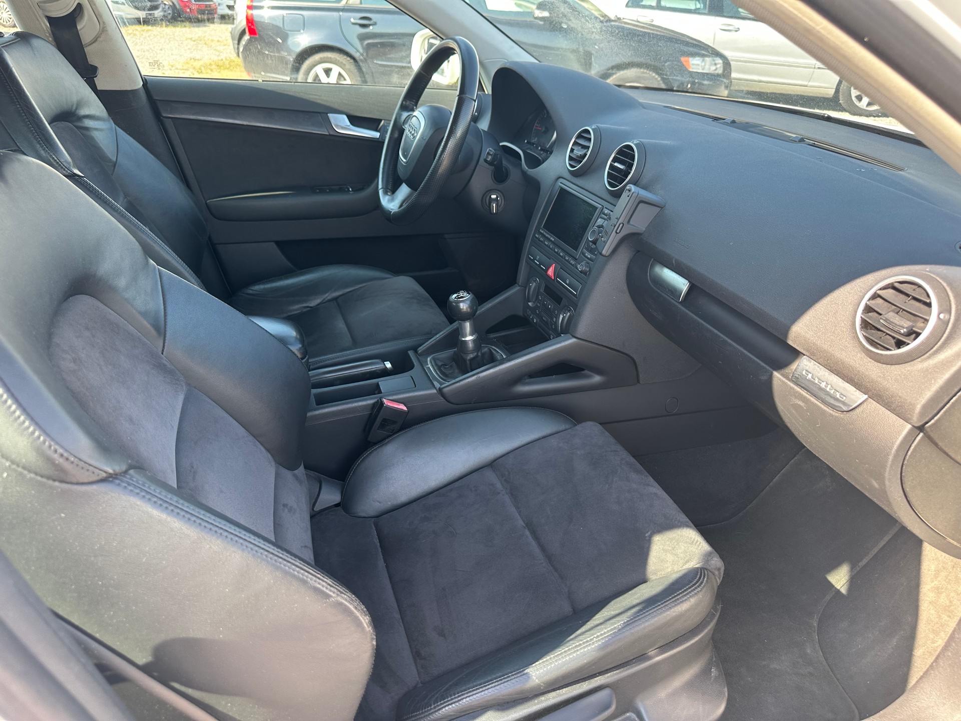 AUDI A3 2.0 TDI Attraction quattro-image-4