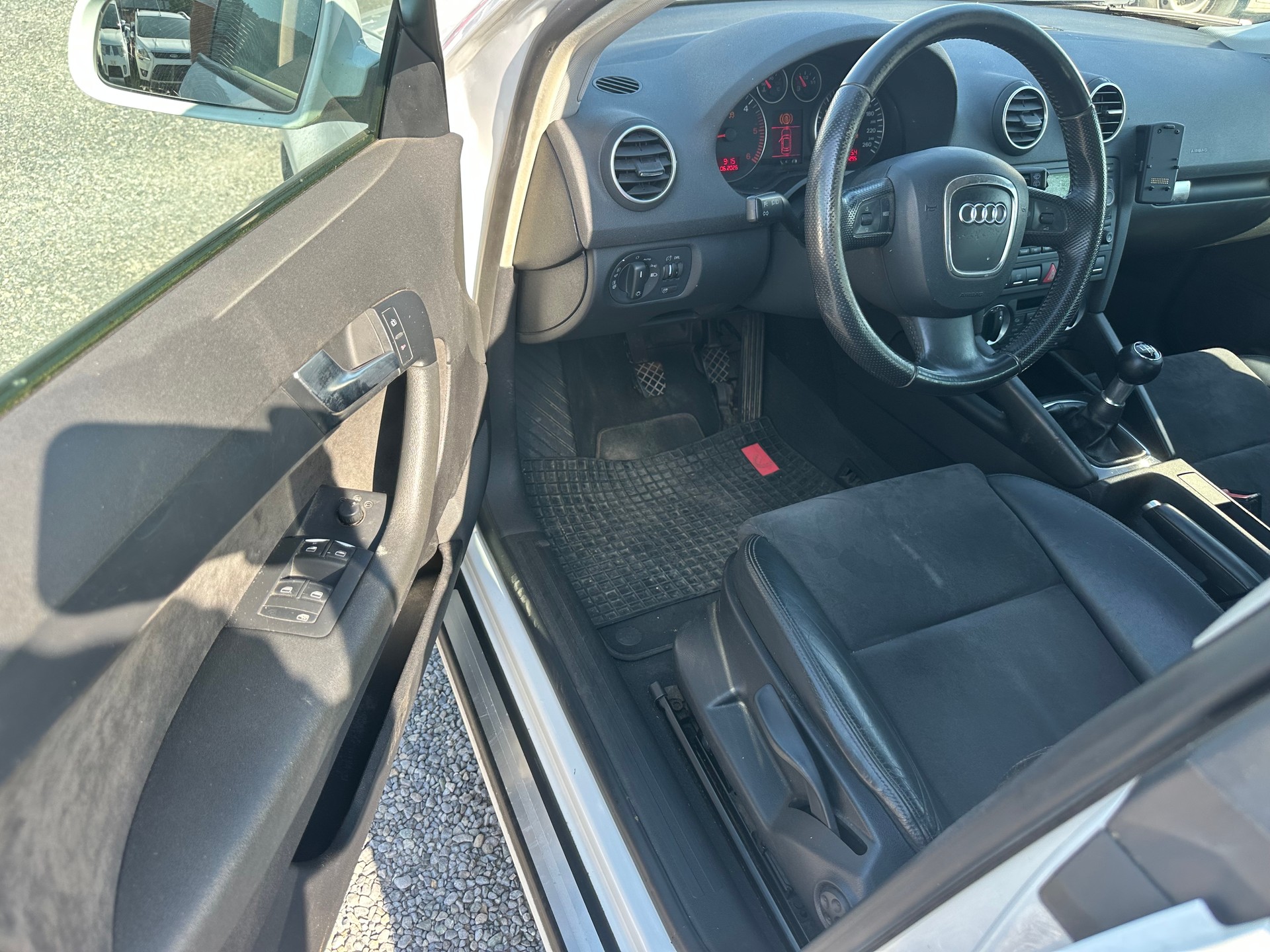 AUDI A3 2.0 TDI Attraction quattro-image-7