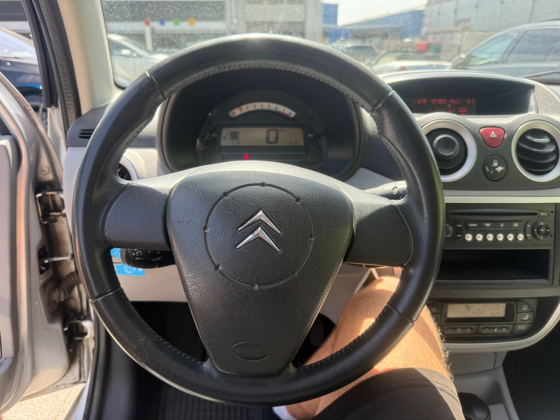 CITROEN C3 1.4i 16V Exclusive-image-10