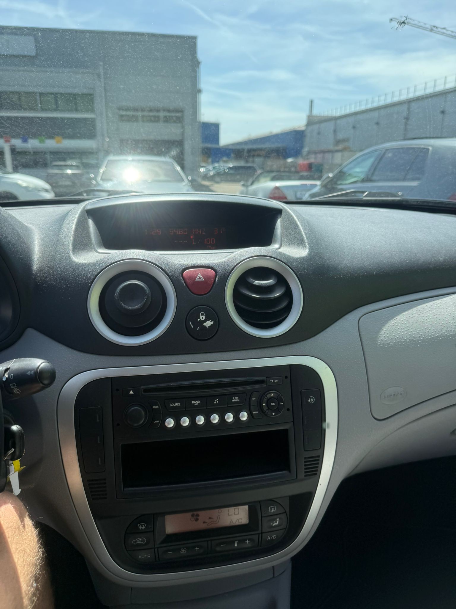 CITROEN C3 1.4i 16V Exclusive-image-15