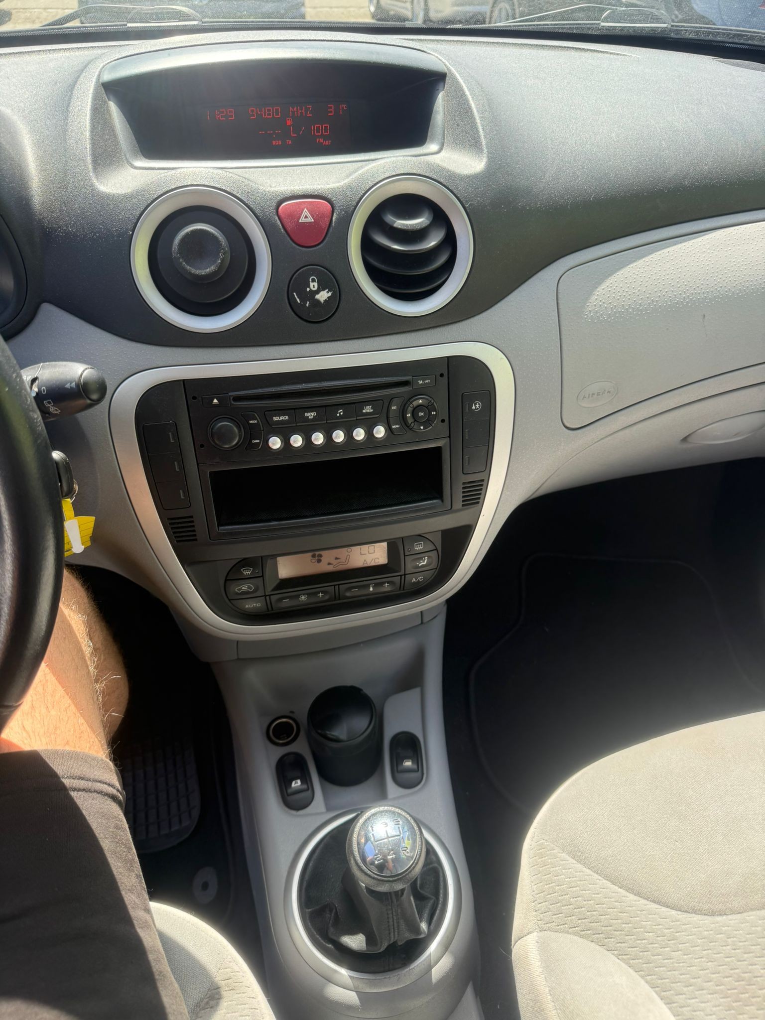 CITROEN C3 1.4i 16V Exclusive-image-16
