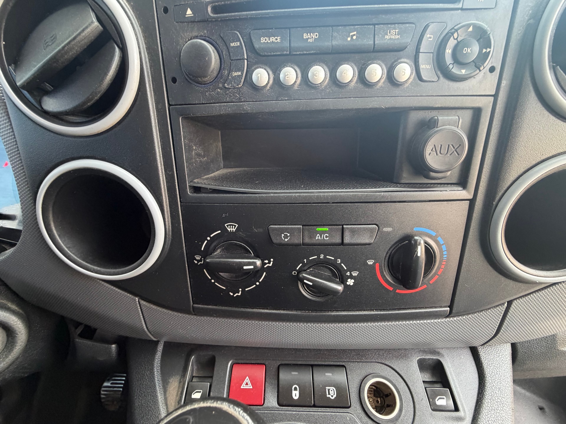 CITROEN Berlingo 1.6 VTi 98 Business-image-5