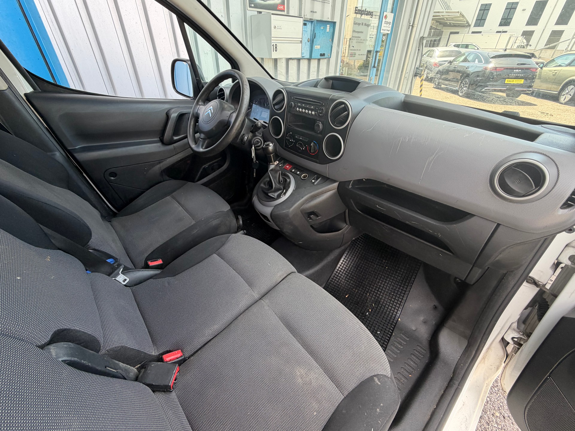 CITROEN Berlingo 1.6 VTi 98 Business-image-8