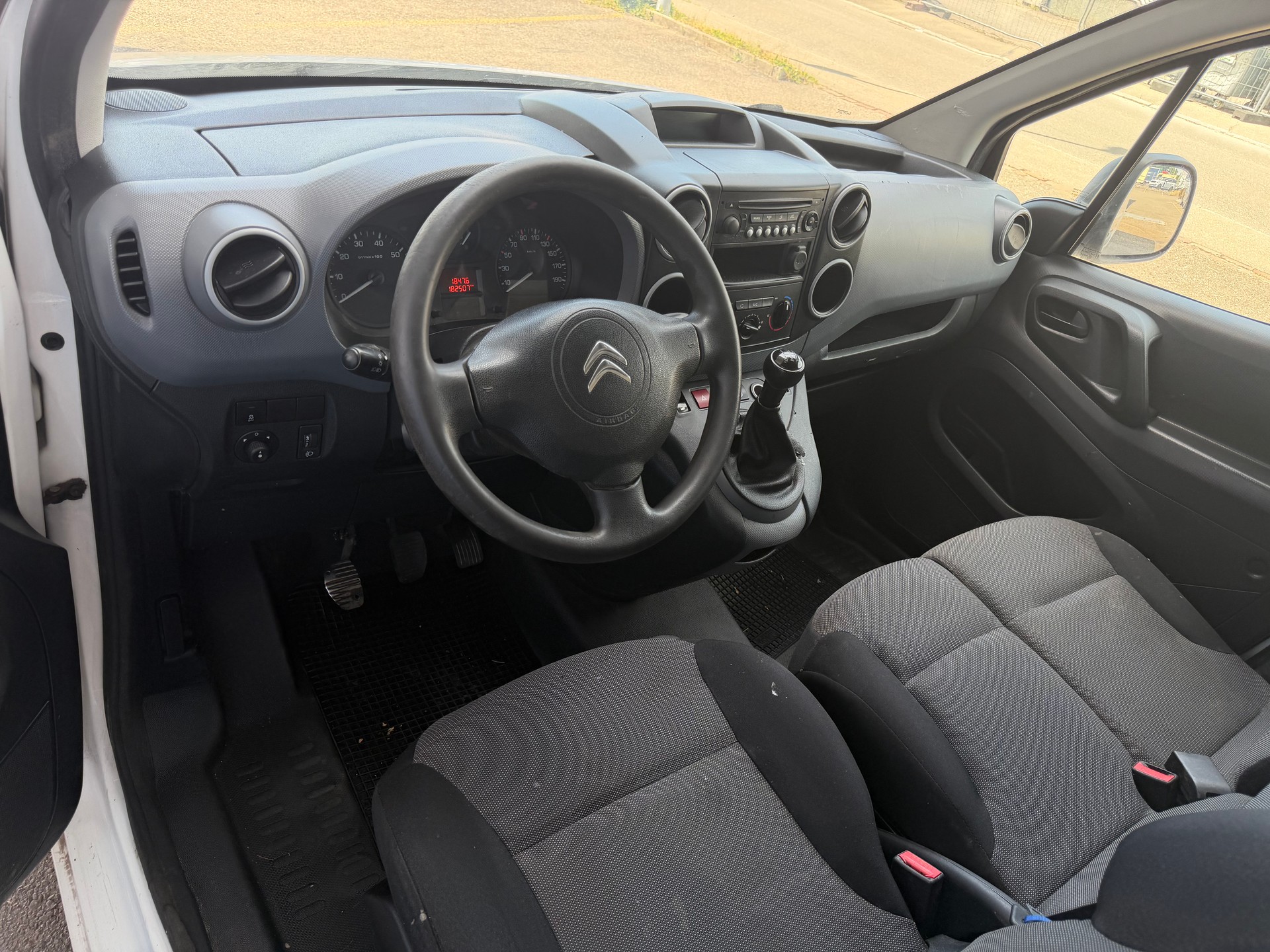 CITROEN Berlingo 1.6 VTi 98 Business-image-4