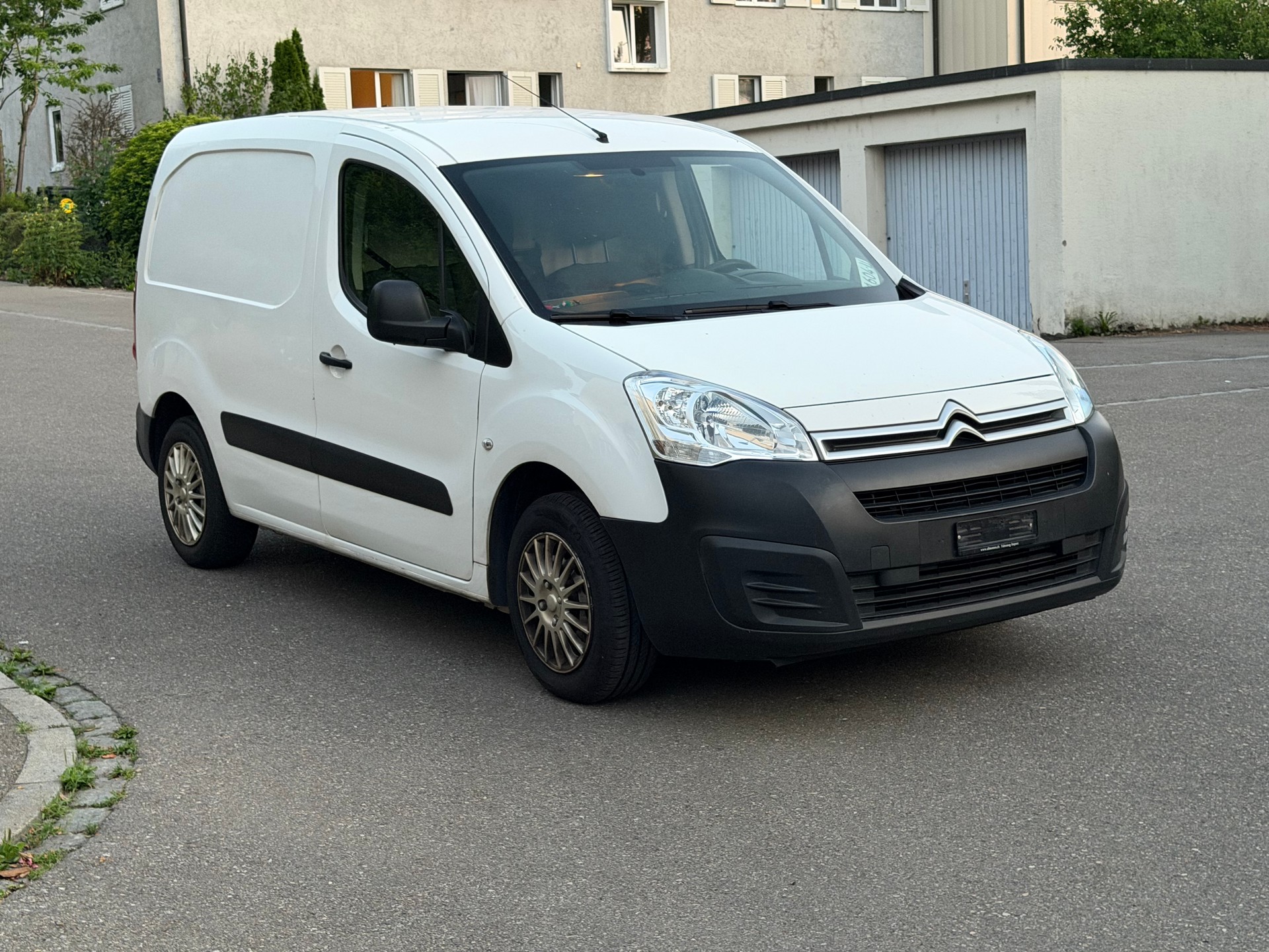 CITROEN Berlingo 1.6 VTi 98 Business-image-1