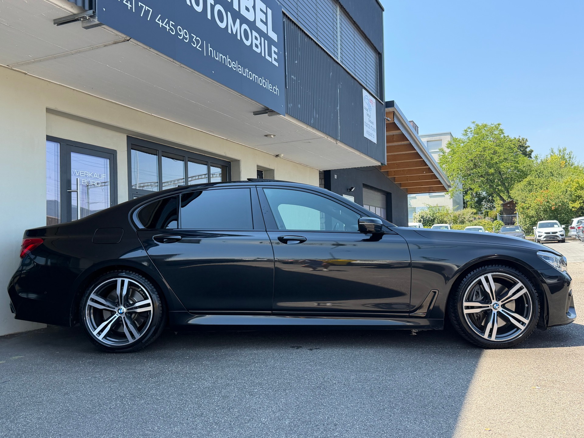 BMW 750i xDrive Steptronic-image-4
