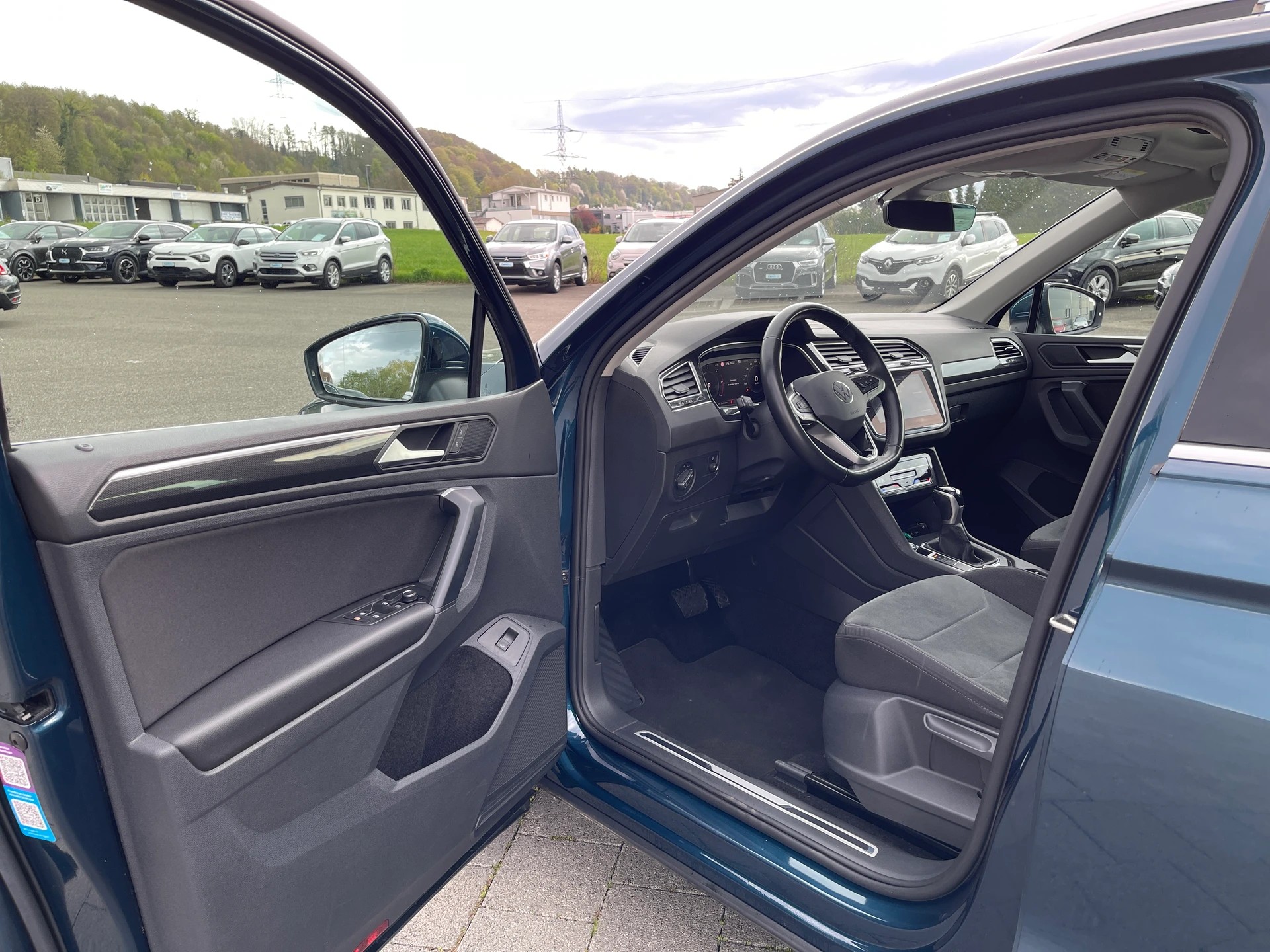 VW Tiguan 2.0 TDI SCR Elegance 4Motion DSG-image-6