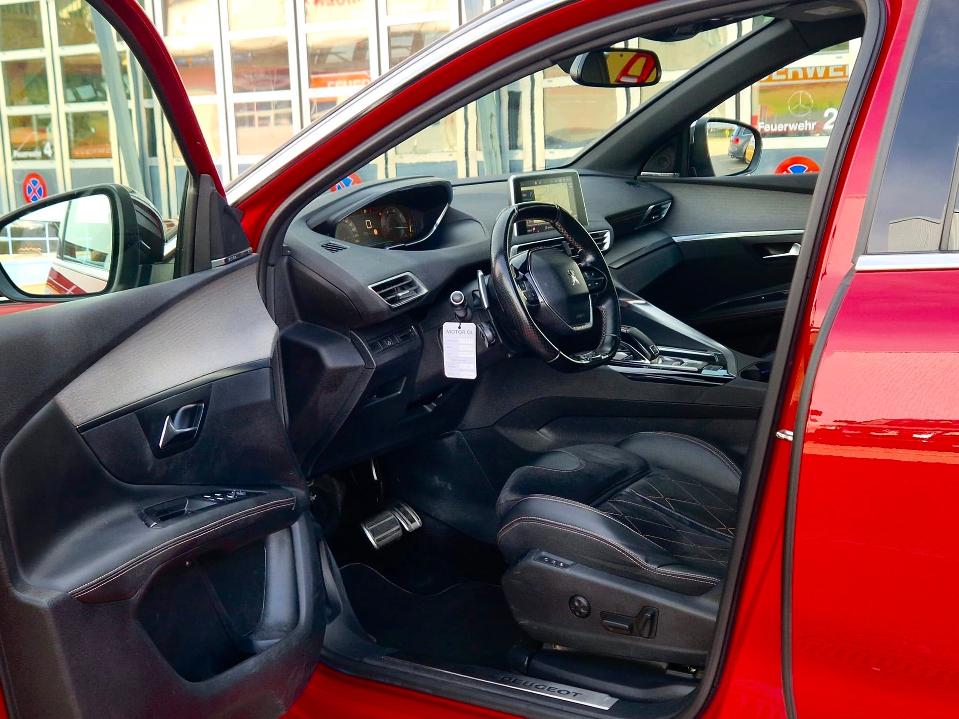 PEUGEOT 3008 2.0 BlueHDi GT EAT-image-5