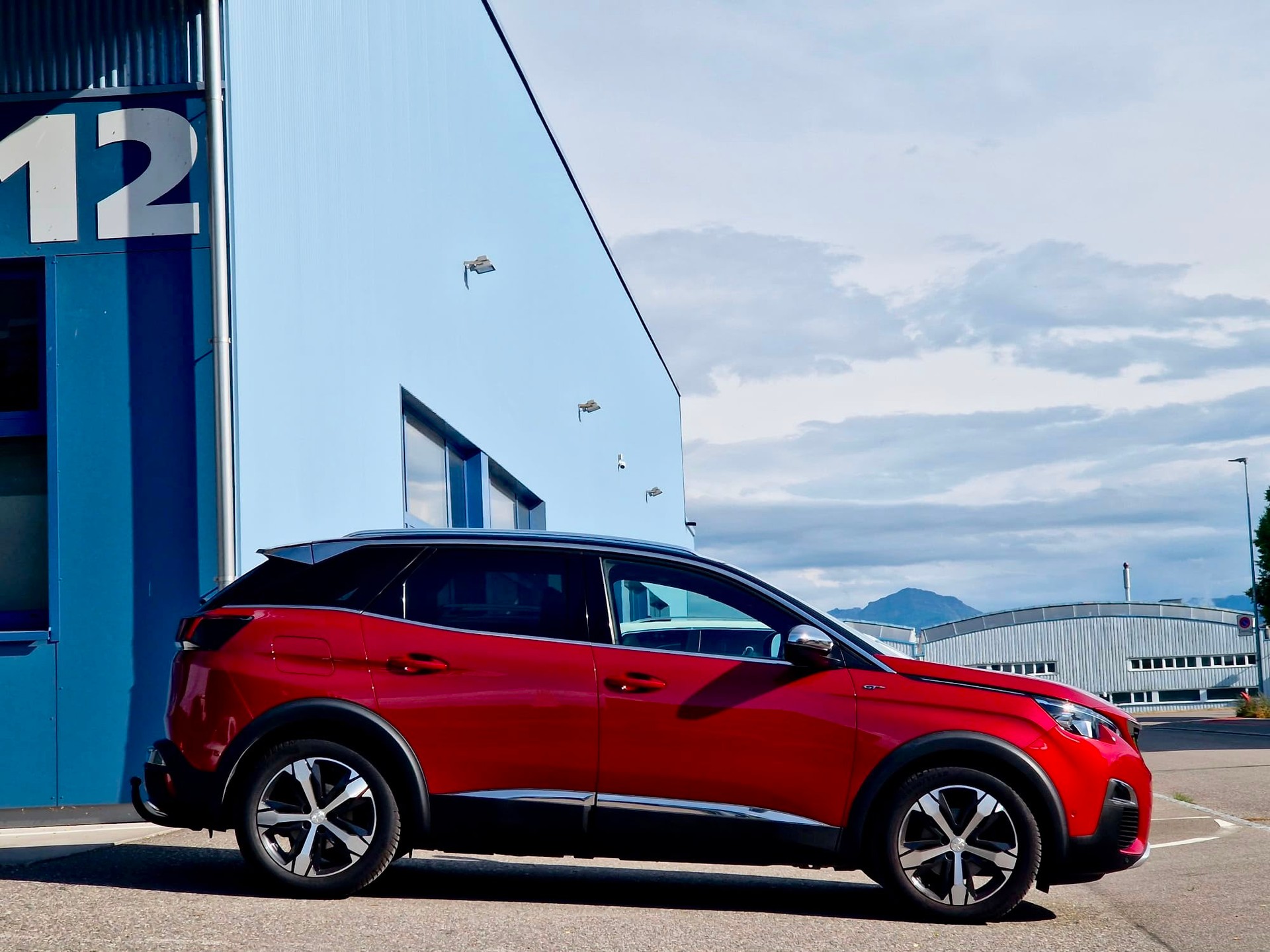 PEUGEOT 3008 2.0 BlueHDi GT EAT-image-2