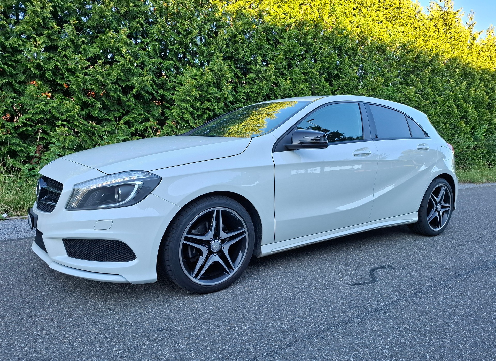 MERCEDES-BENZ A 180 AMG Line-image-1