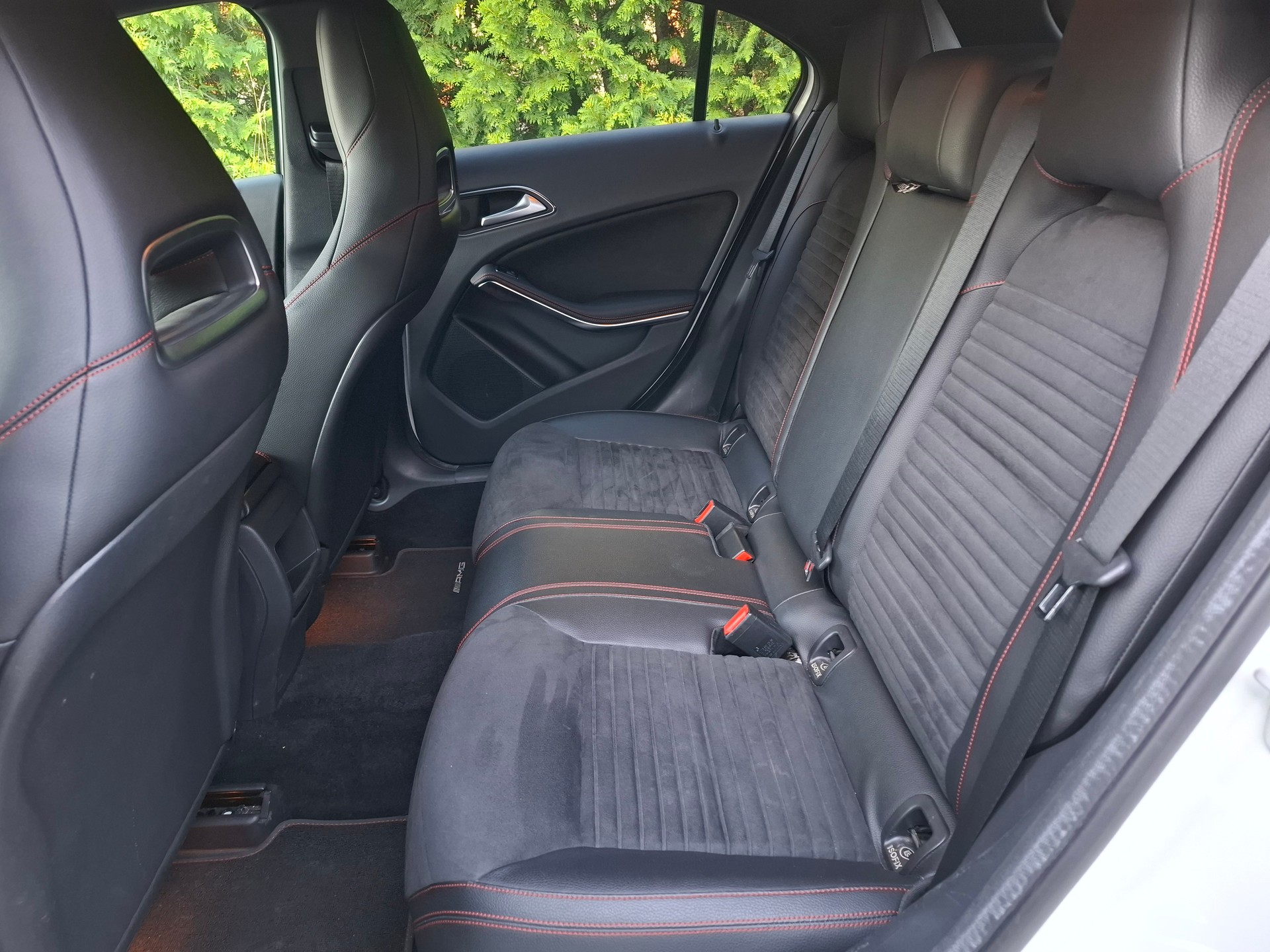 MERCEDES-BENZ A 180 AMG Line-image-15