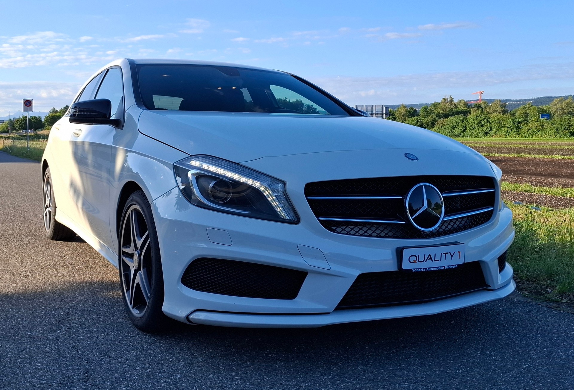 MERCEDES-BENZ A 180 AMG Line-image-7