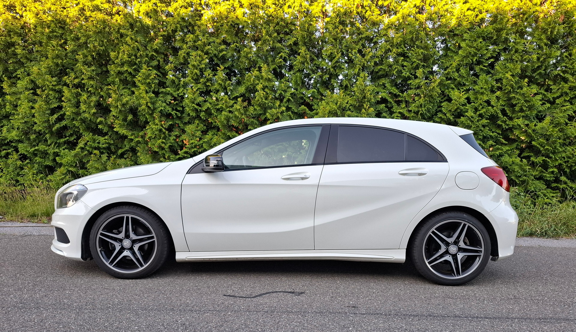 MERCEDES-BENZ A 180 AMG Line-image-2