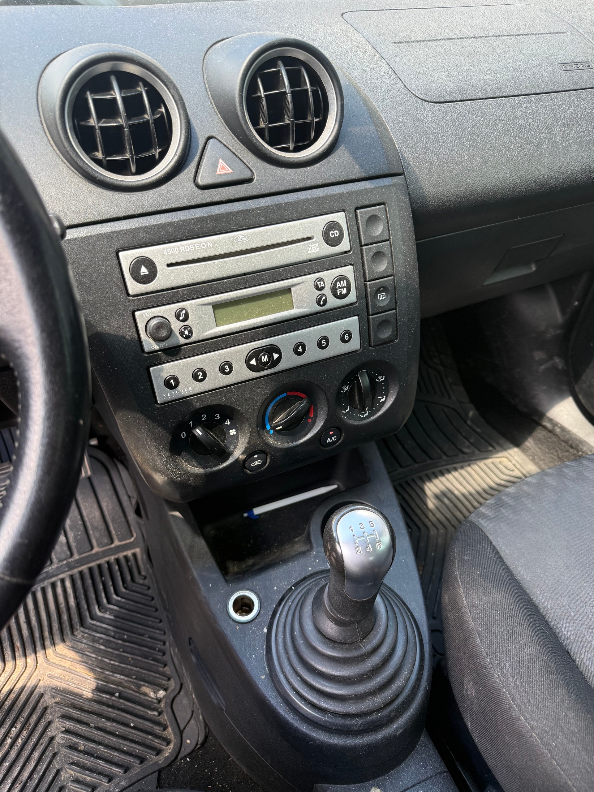 FORD Fiesta 1.4 16V Trend-image-6