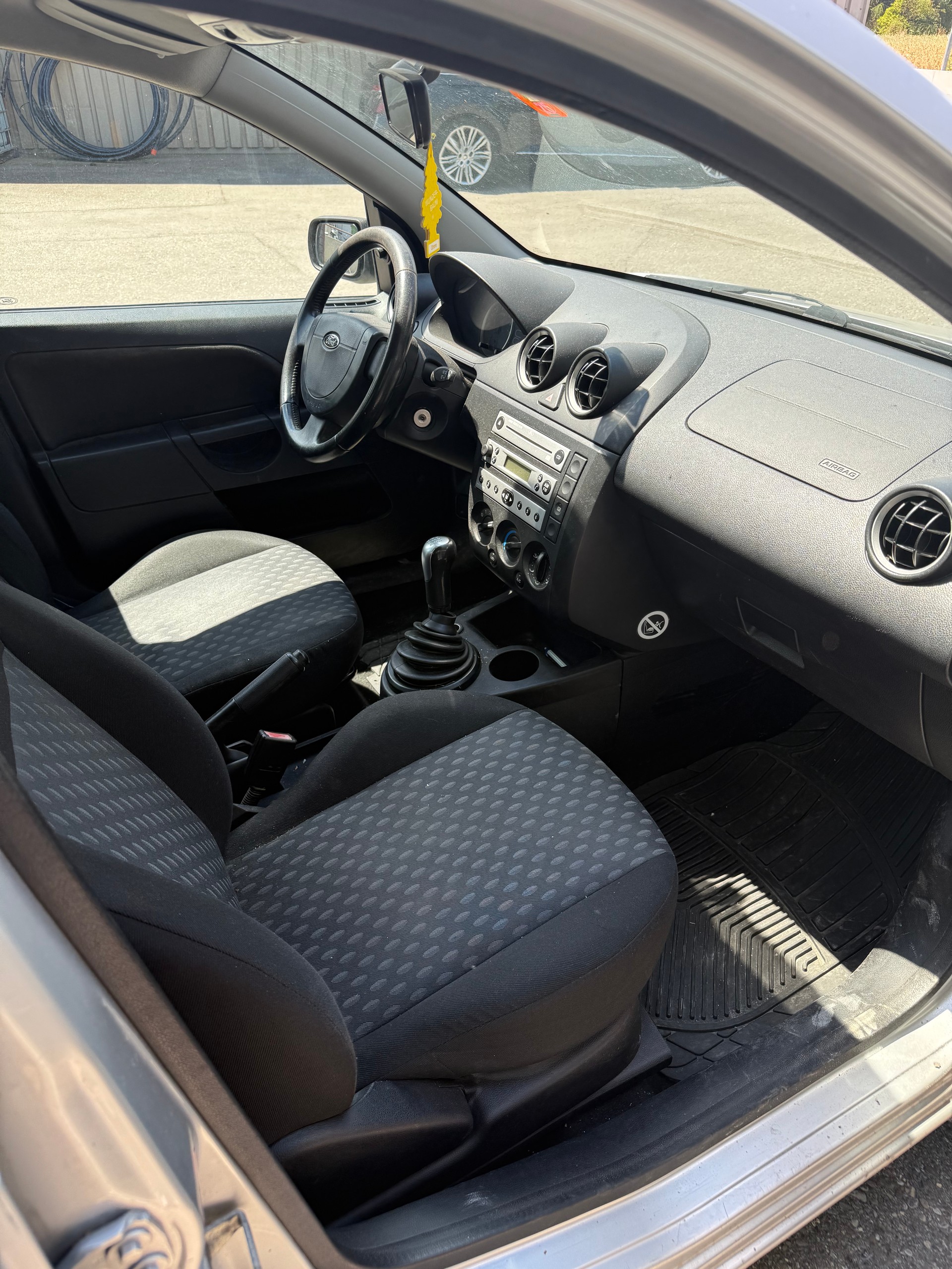 FORD Fiesta 1.4 16V Trend-image-5