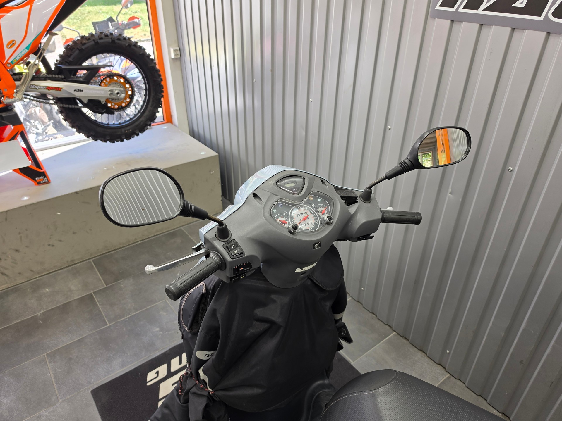HONDA PS 125i-image-6