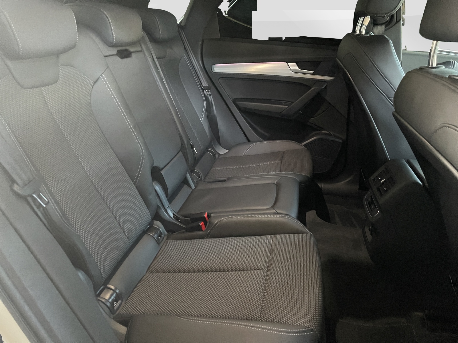 AUDI Q5 2.0 50 TFSI e S Line quattro S-Tronic-image-9