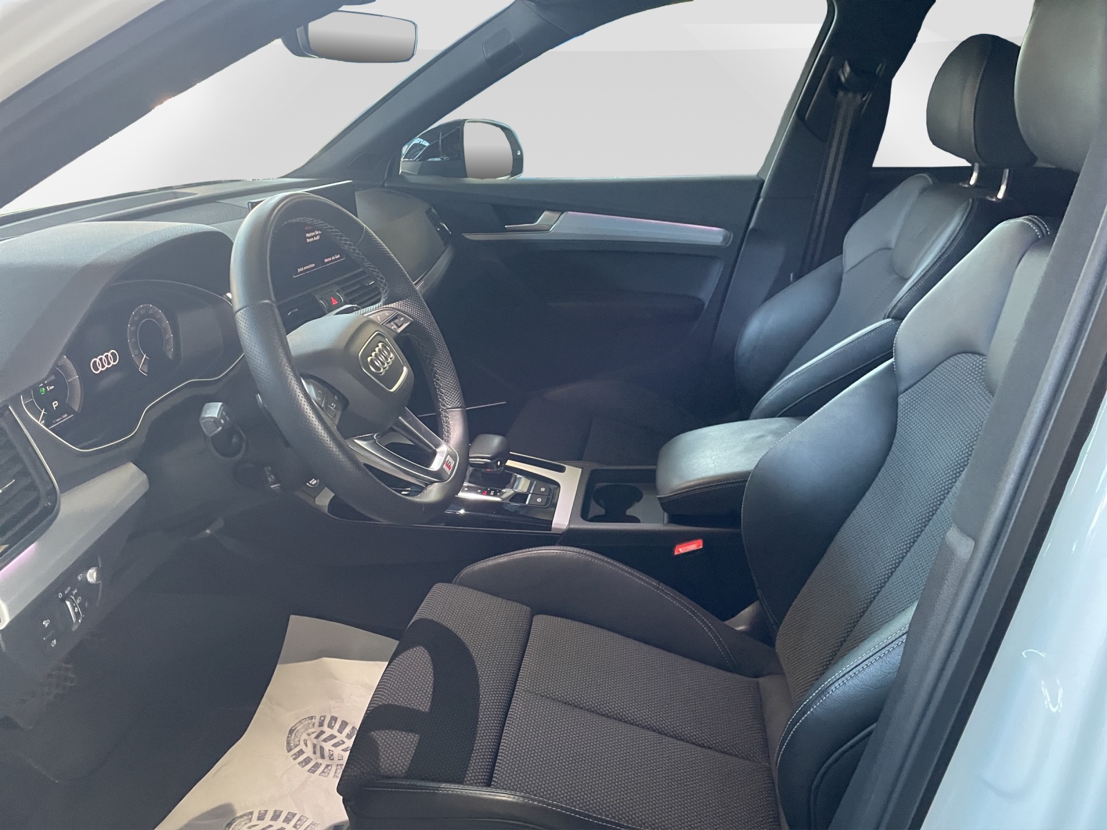 AUDI Q5 2.0 50 TFSI e S Line quattro S-Tronic-image-6