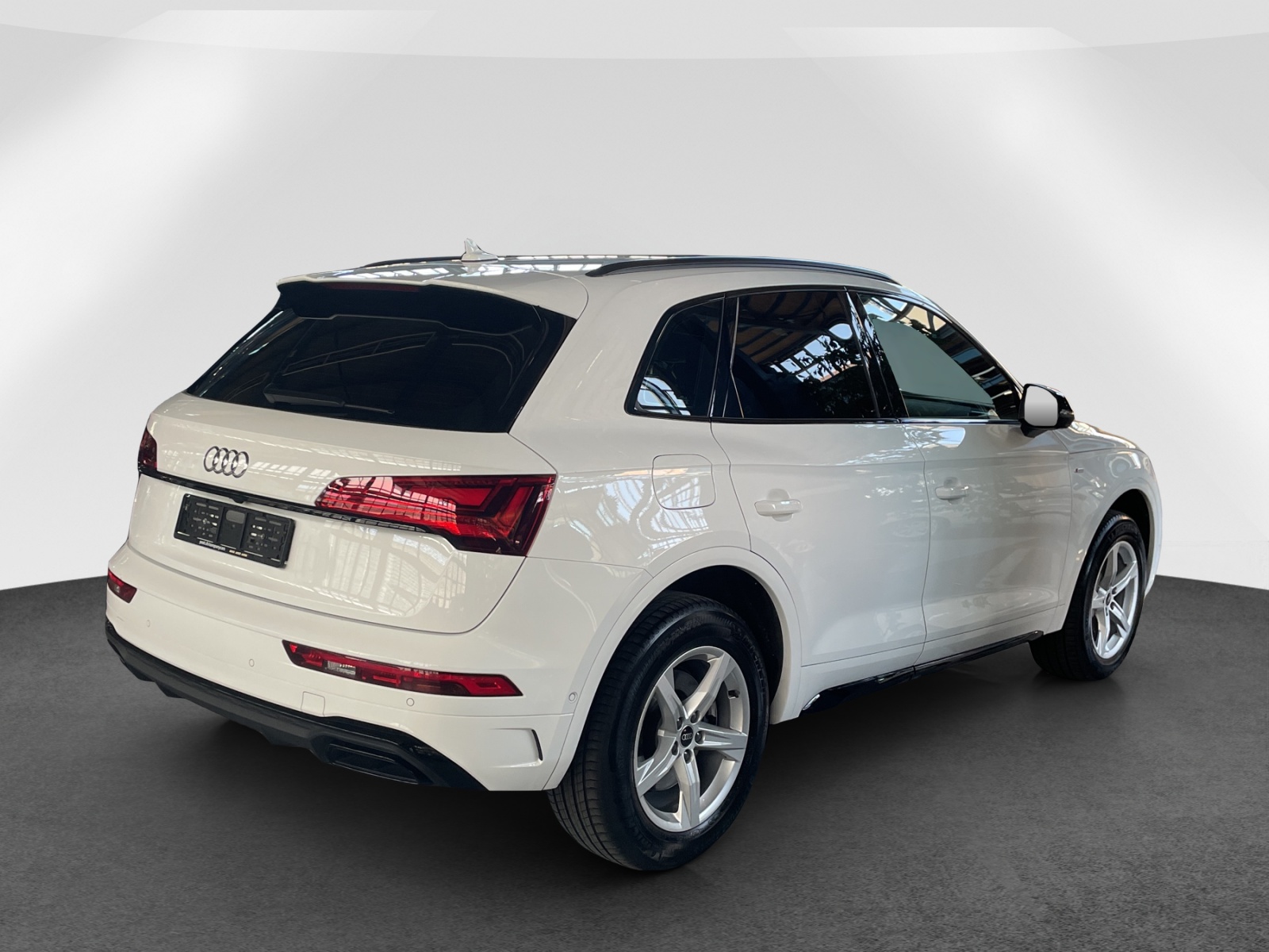 AUDI Q5 2.0 50 TFSI e S Line quattro S-Tronic-image-5
