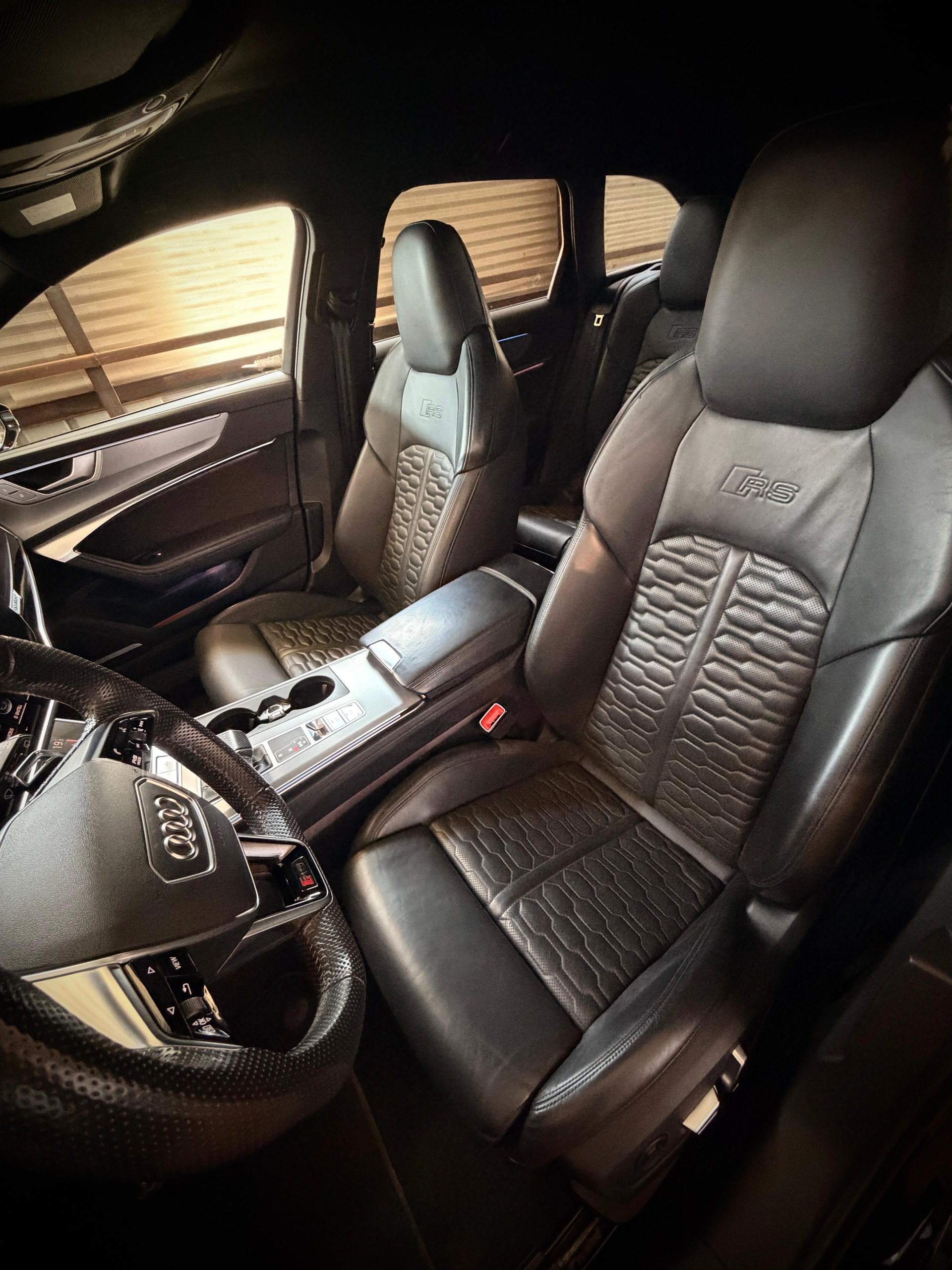 AUDI 4.0 V8 TFSI quattro T-Tronic-image-7
