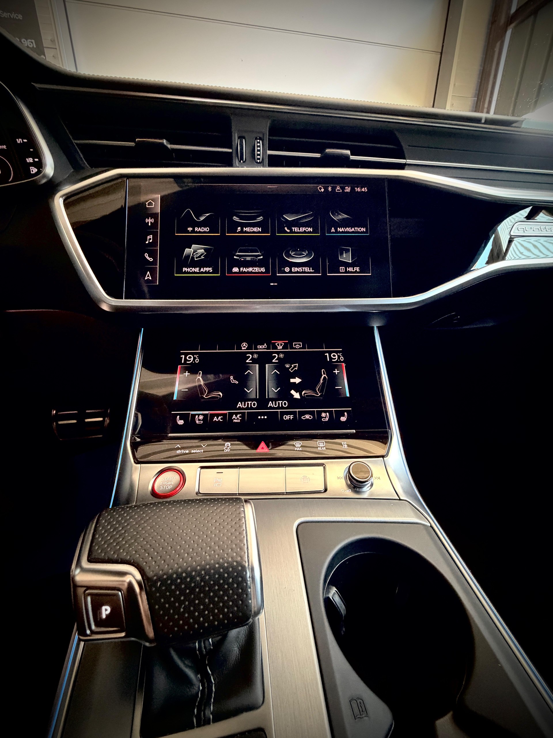 AUDI 4.0 V8 TFSI quattro T-Tronic-image-6