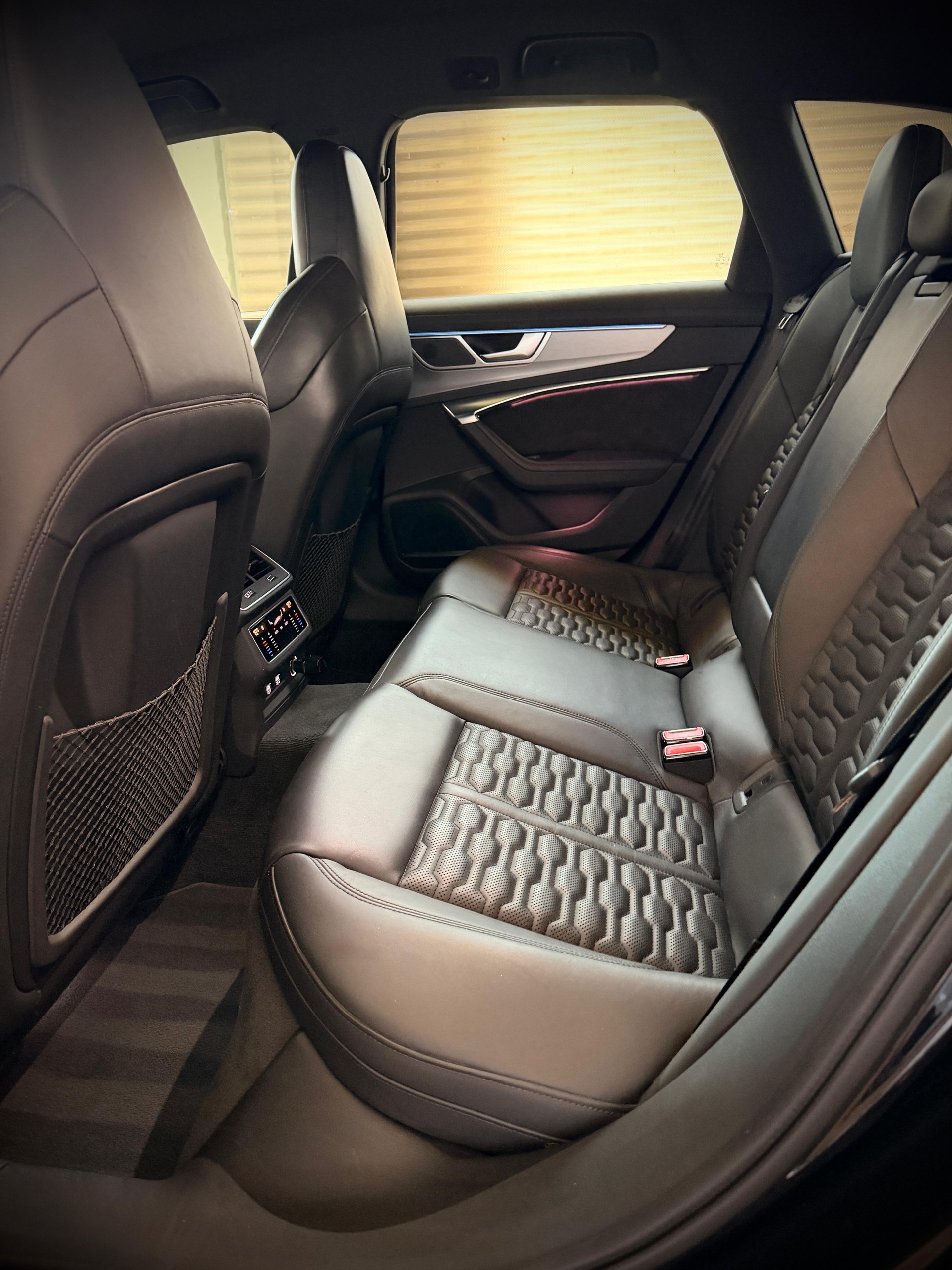 AUDI 4.0 V8 TFSI quattro T-Tronic-image-8