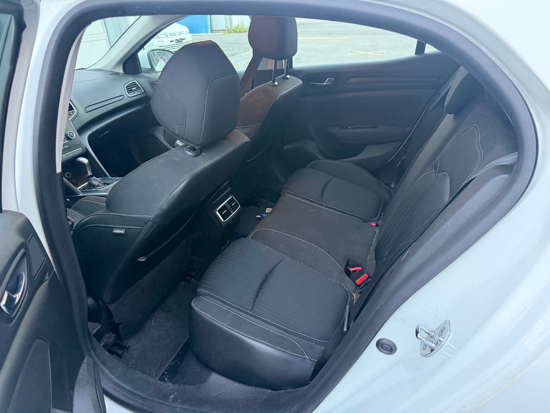 RENAULT Mégane 1.5 dCi Zen EDC-image-6