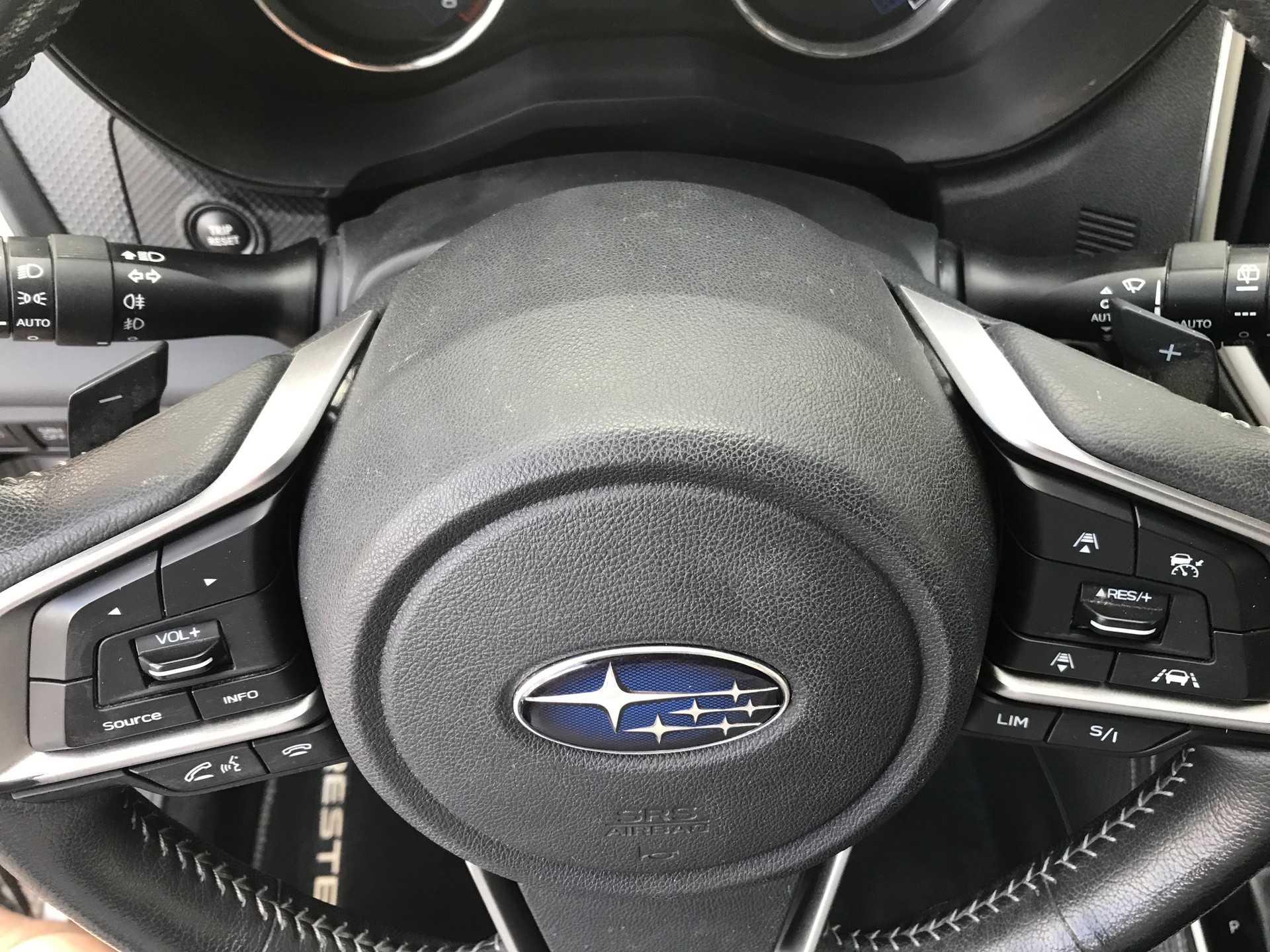 SUBARU Forester 2.0i e-Boxer Swiss Plus Lineartronic-image-9