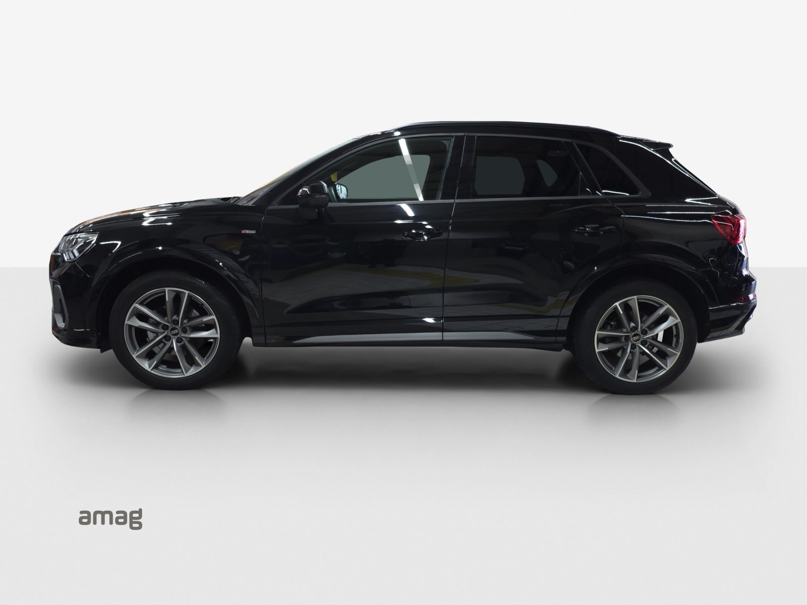 AUDI Q3 35 TFSI S line Attraction S-tronic-image-1