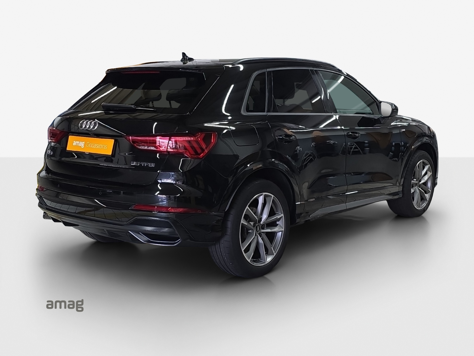 AUDI Q3 35 TFSI S line Attraction S-tronic-image-4