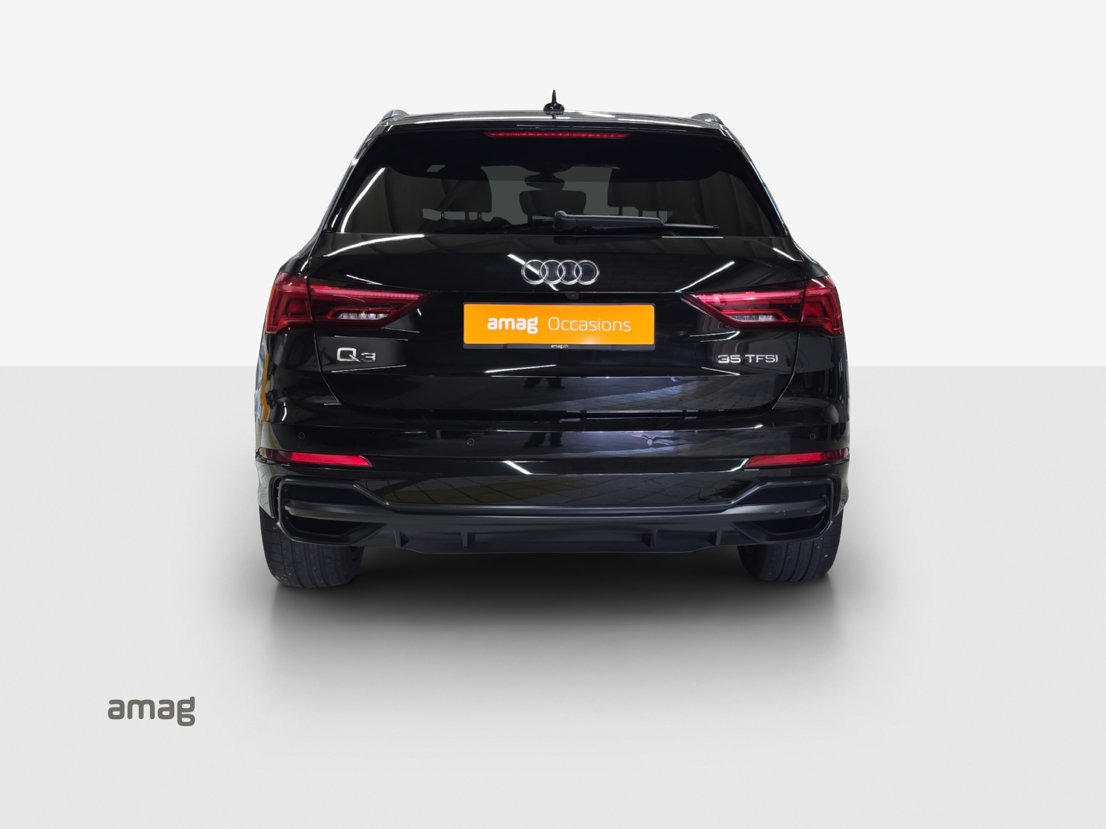 AUDI Q3 35 TFSI S line Attraction S-tronic-showroom-element-3