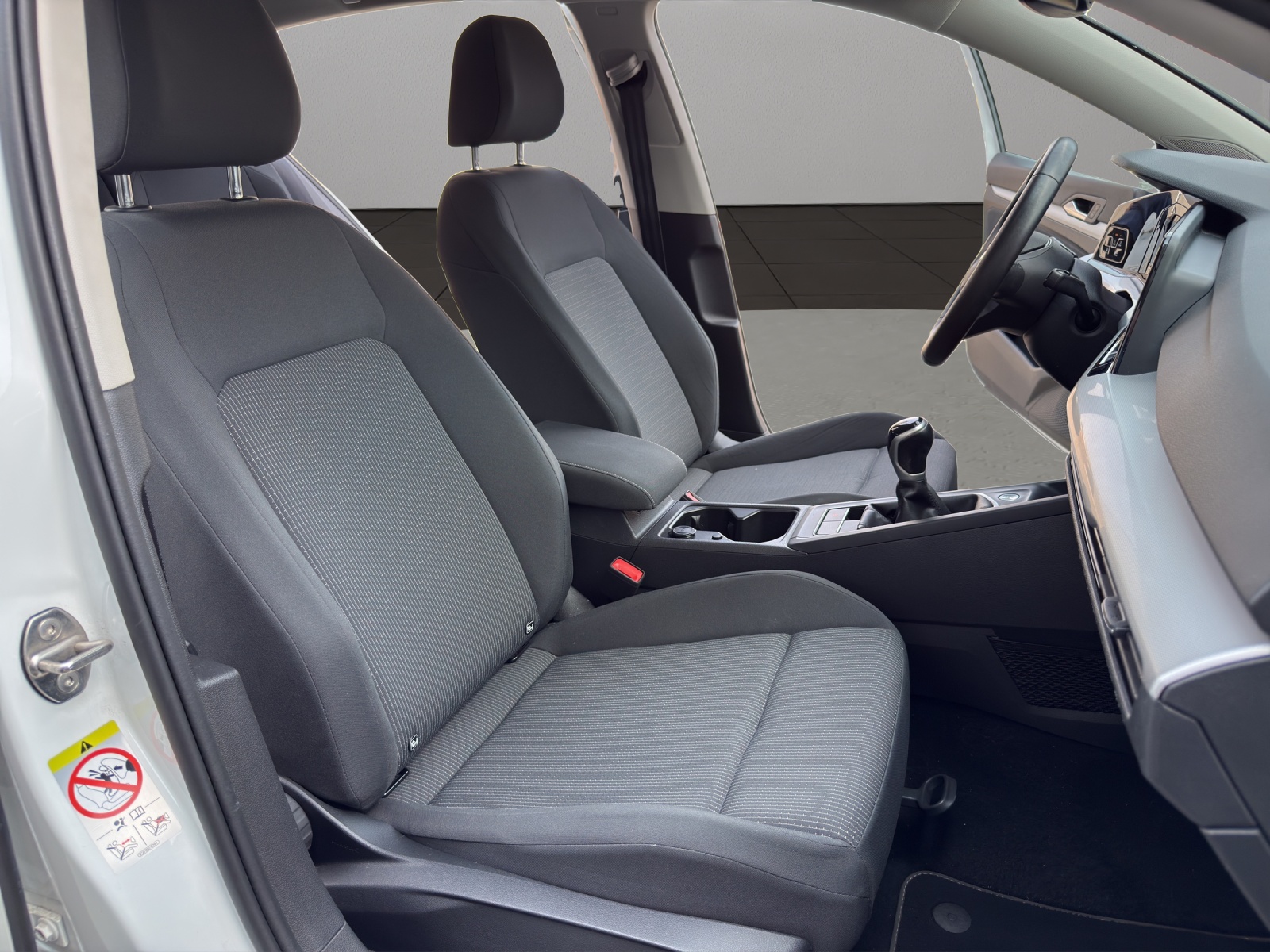 VW Golf 1.0 TSI Value-image-16