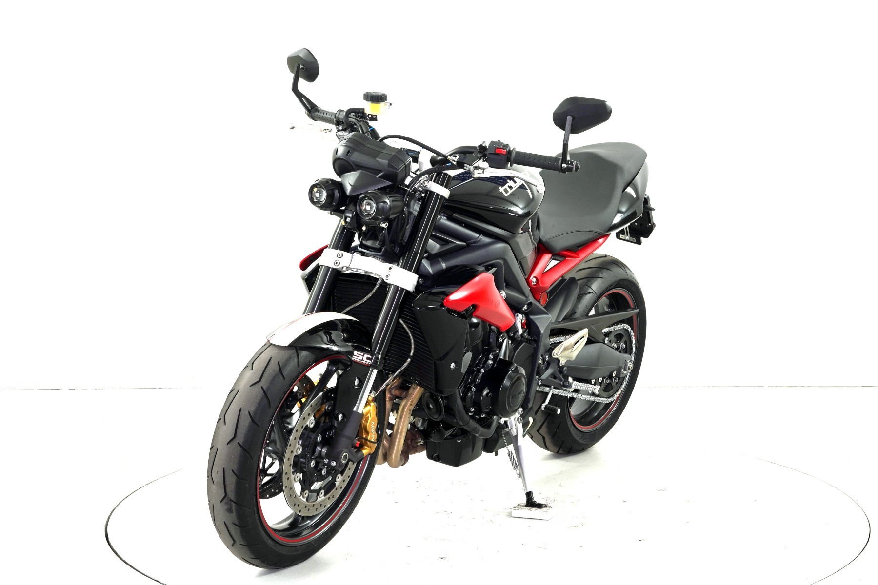 TRIUMPH Street Triple-showroom-element-2