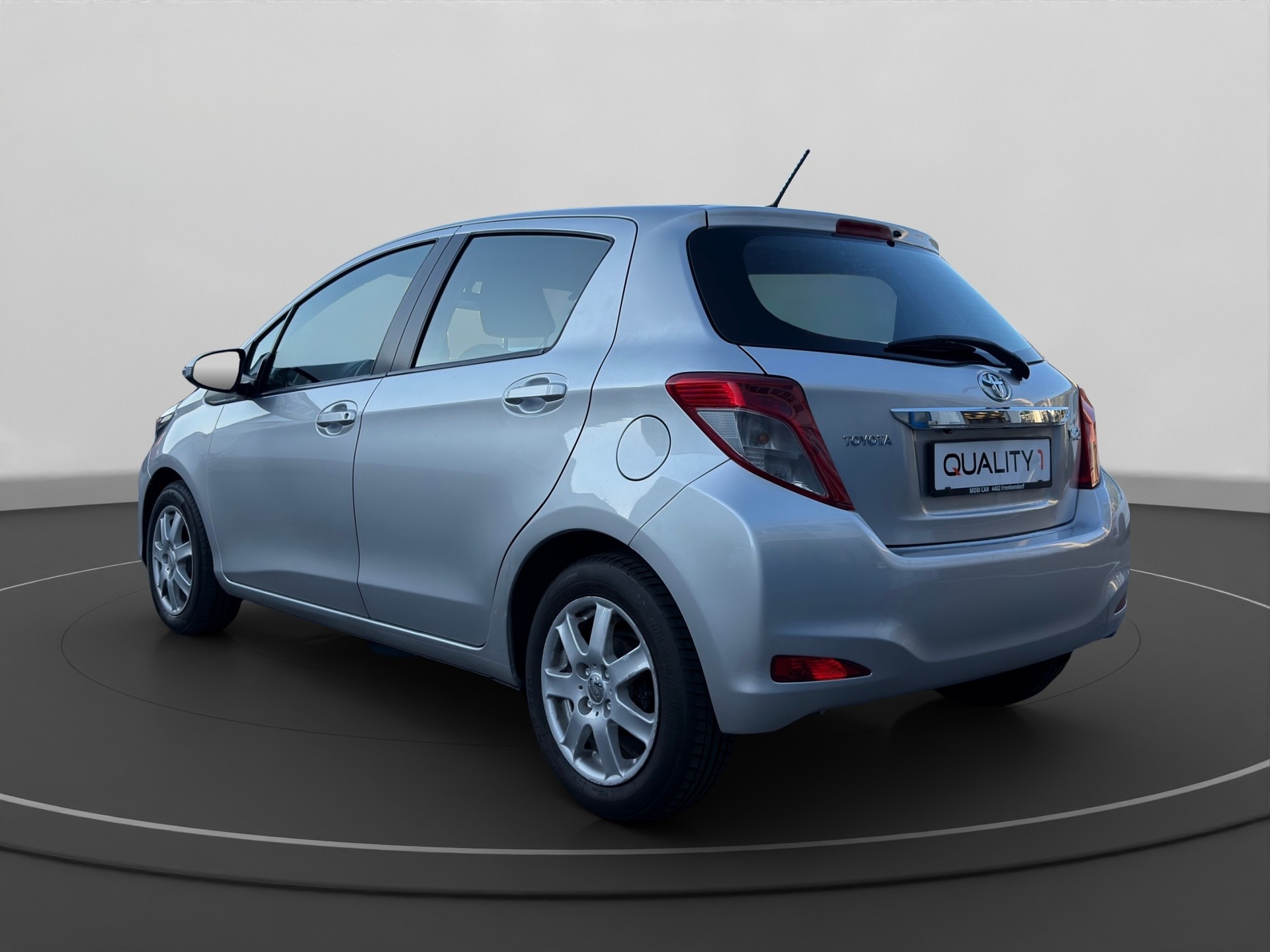 TOYOTA Yaris 1.33 Style Multidrive-image-2