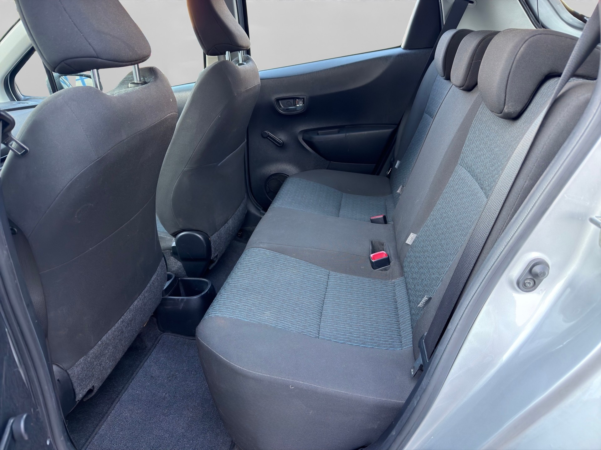 TOYOTA Yaris 1.33 Style Multidrive-image-12