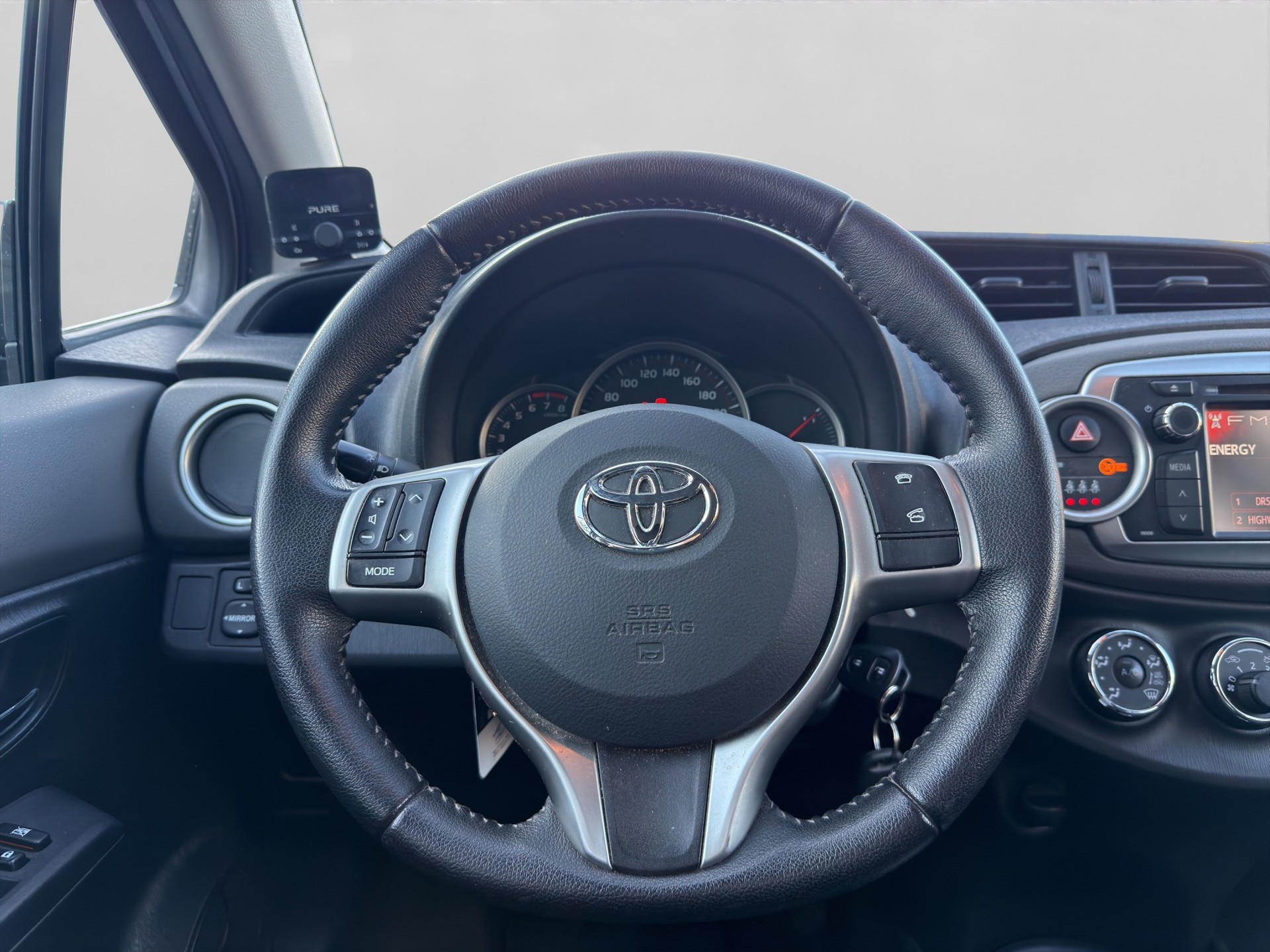 TOYOTA Yaris 1.33 Style Multidrive-image-10