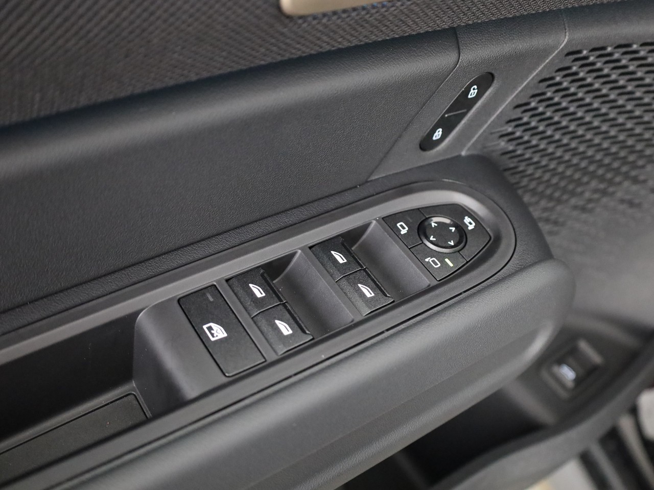 MINI Countryman E-image-19