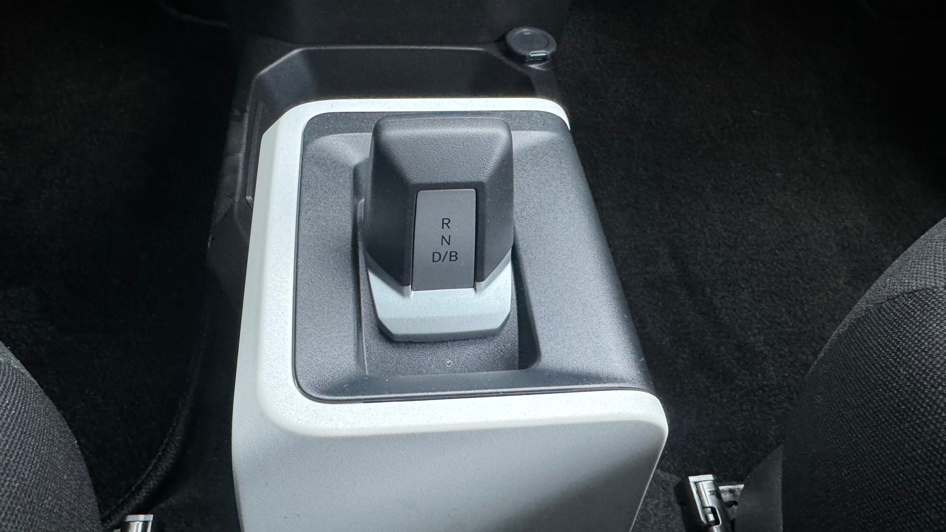 DACIA SPRING 27 kWh 45 PS EXPRESSION mit NAVI-image-10