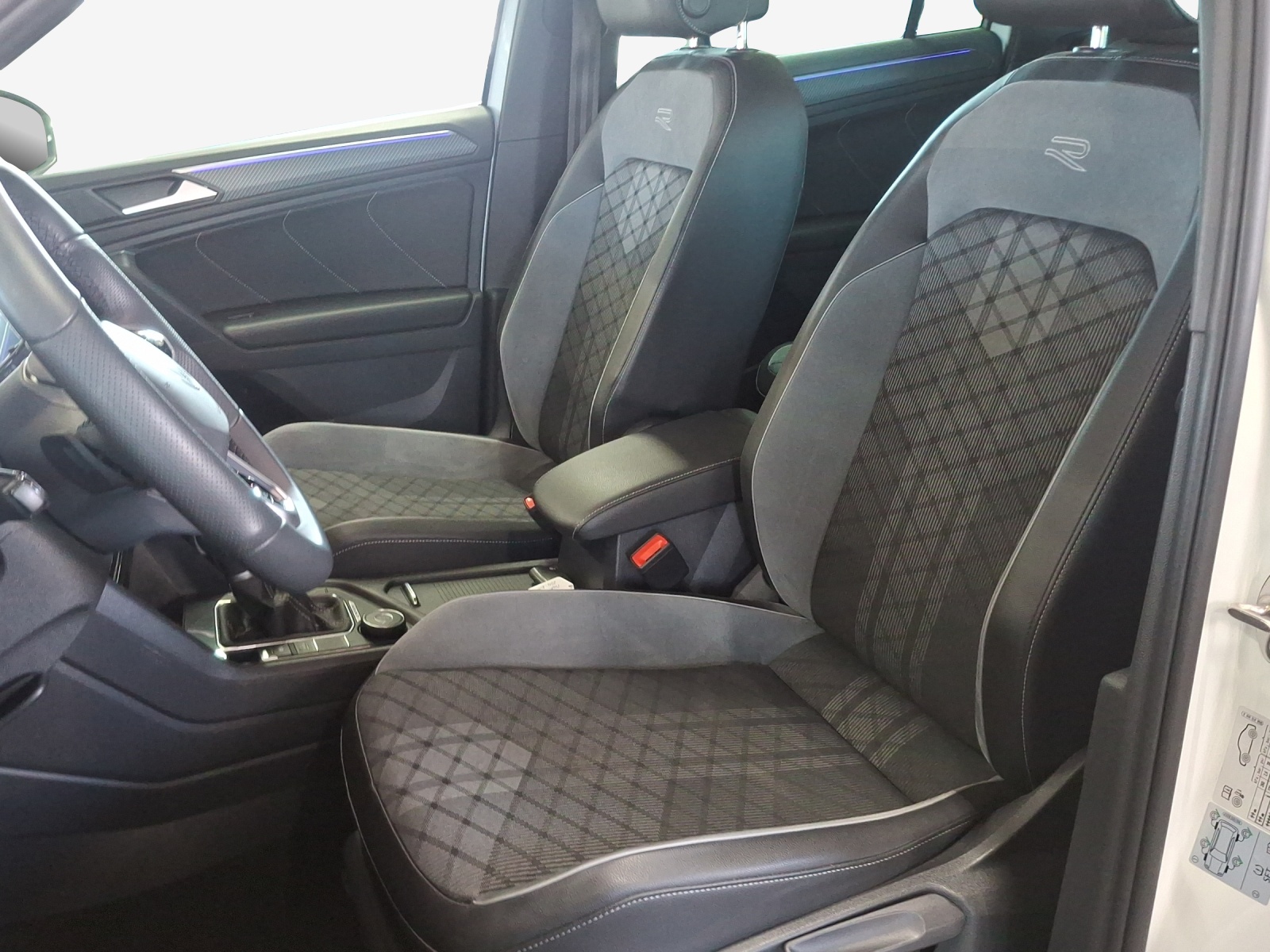 VW Tiguan 2.0TSI R-Line 4Motion DSG-image-7