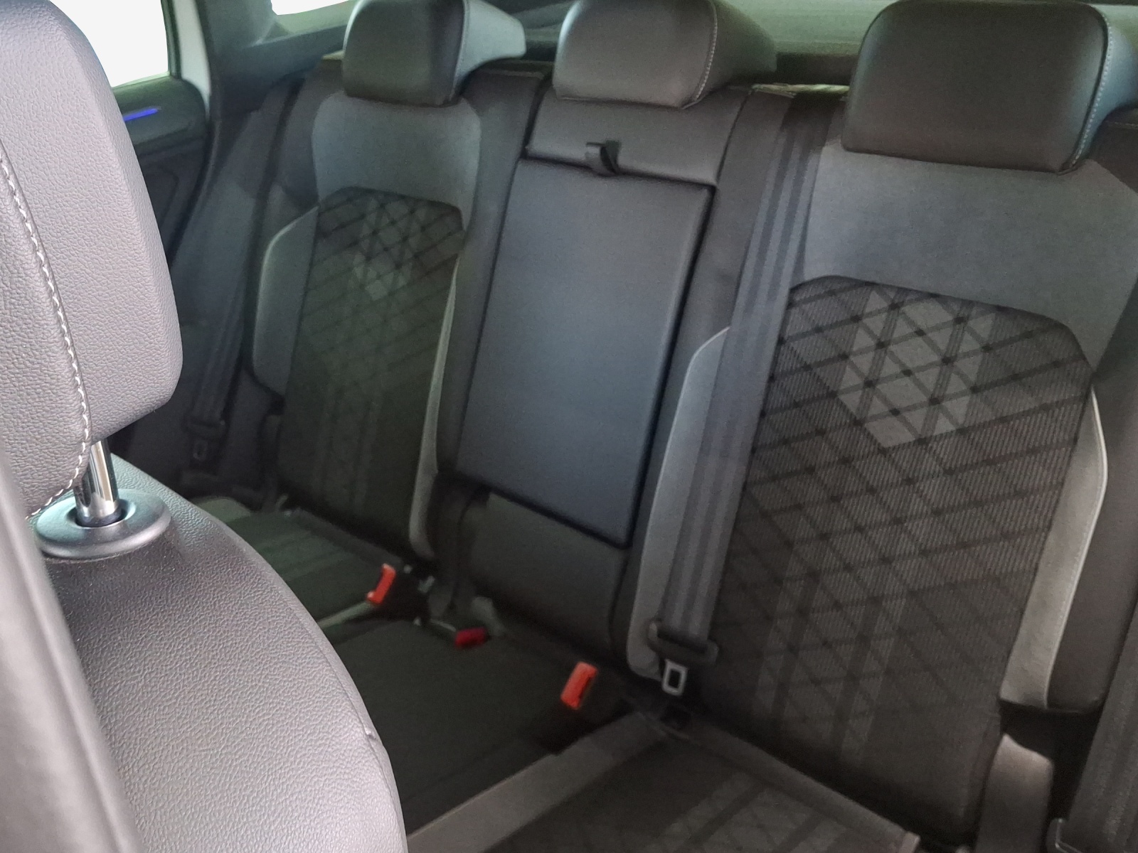 VW Tiguan 2.0TSI R-Line 4Motion DSG-image-11