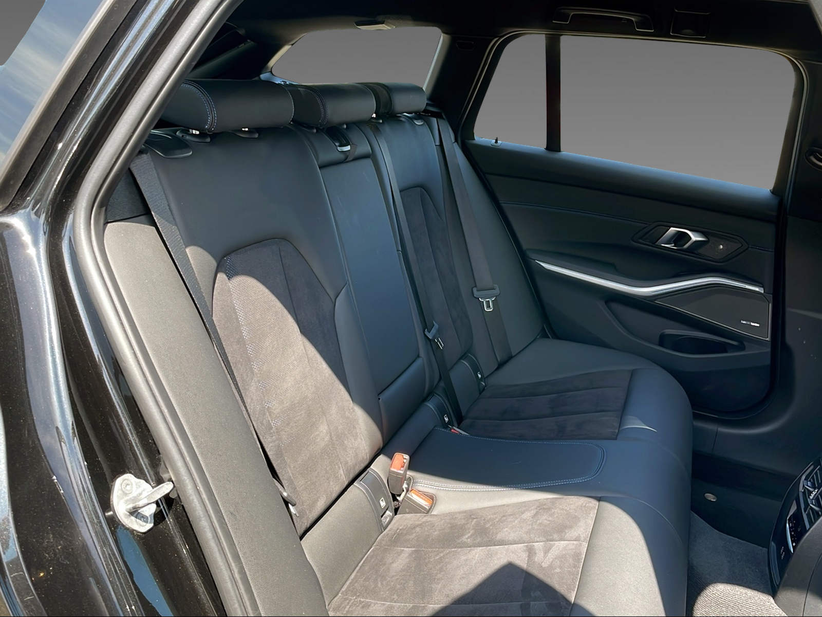 BMW B3 BiTurbo 3.0 Touring xDrive-image-8