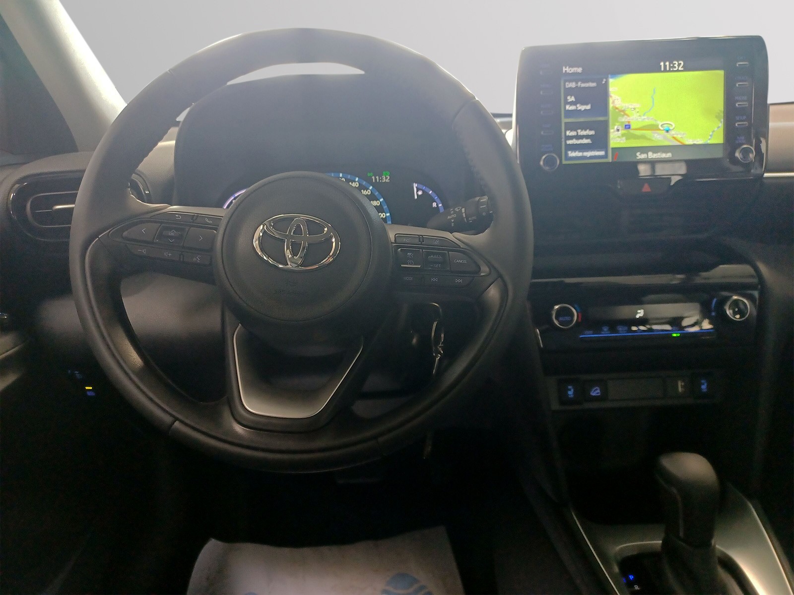 TOYOTA Yaris Cross 1.5 VVT-i HSD Comfort AWD-i-image-5