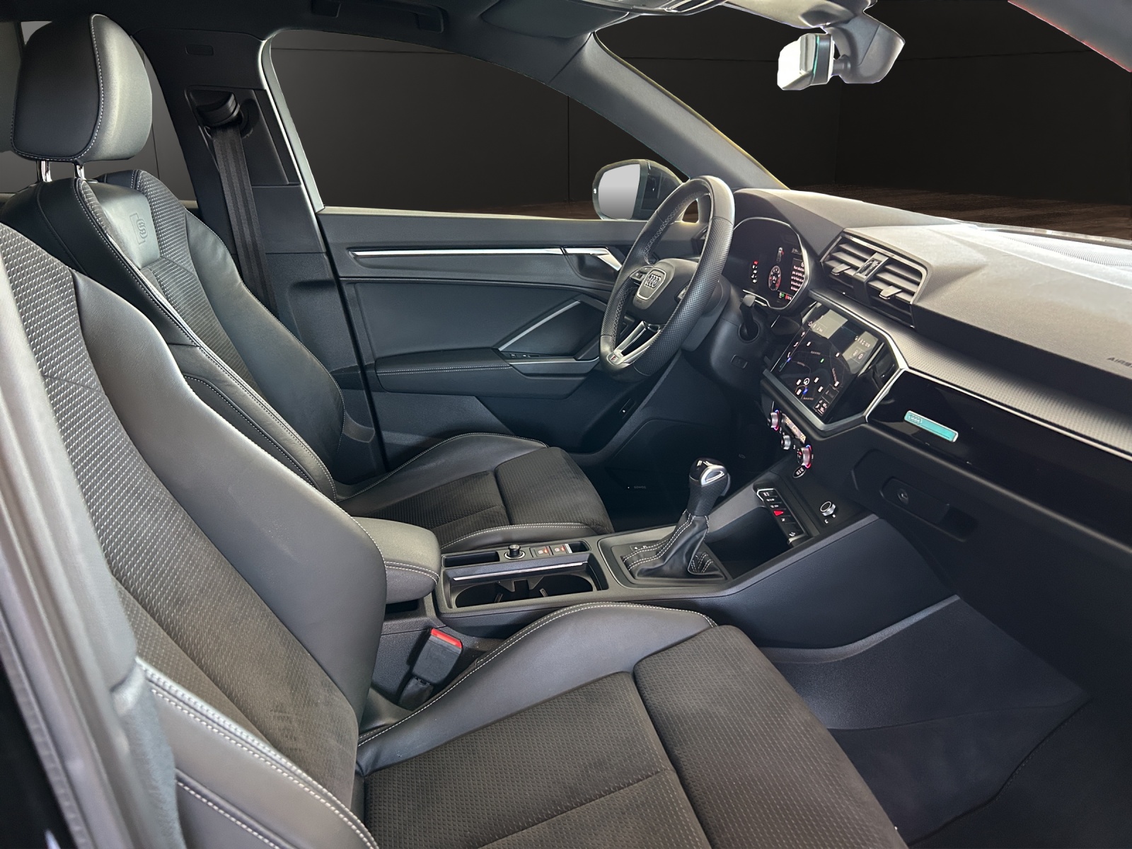 AUDI Q3 Sportback 35 TFSI S line Attraction S-tronic-image-15