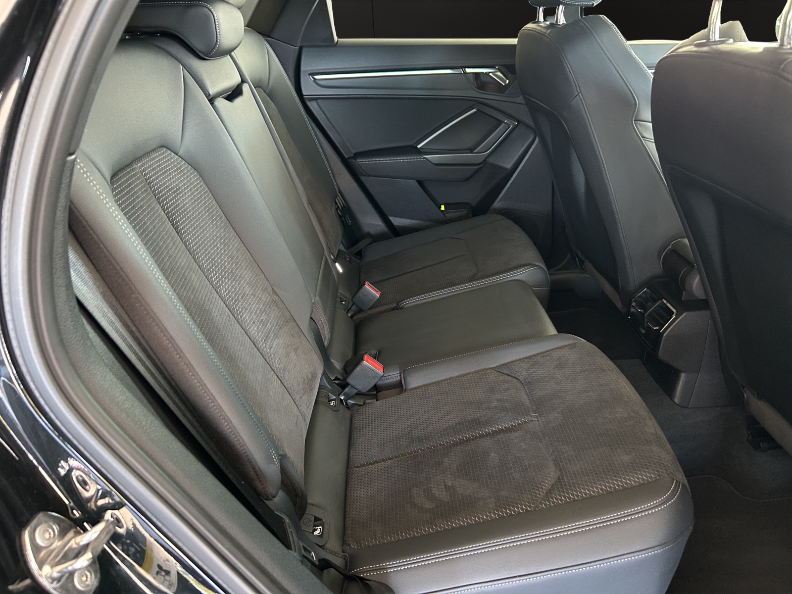 AUDI Q3 Sportback 35 TFSI S line Attraction S-tronic-image-16