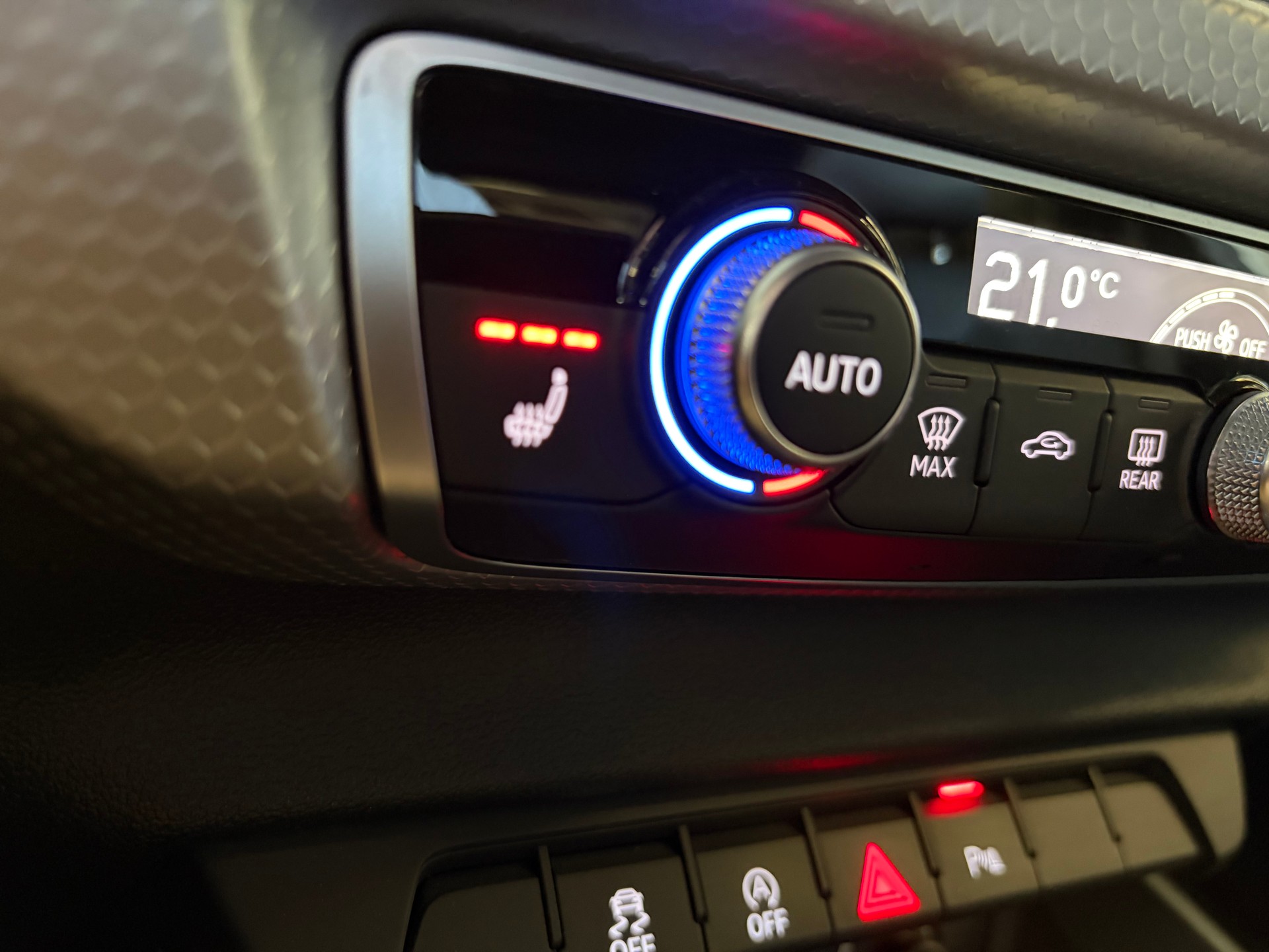 AUDI A1 Sportback 30 TFSI S Line S-tronic | CH Fahrzeug | LED | Kamera | Adaptiver Tempomat | 17" |-image-18