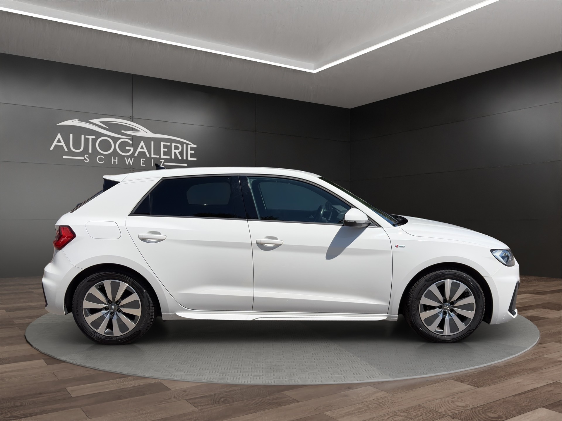 AUDI A1 Sportback 30 TFSI S Line S-tronic | CH Fahrzeug | LED | Kamera | Adaptiver Tempomat | 17" |-image-5