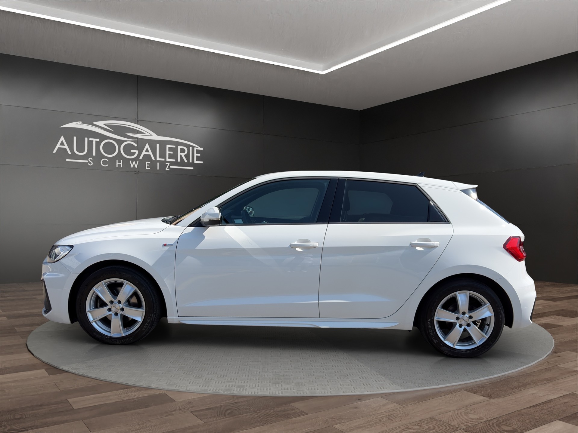AUDI A1 Sportback 30 TFSI S Line S-tronic | CH Fahrzeug | LED | Kamera | Adaptiver Tempomat | 17" |-image-1