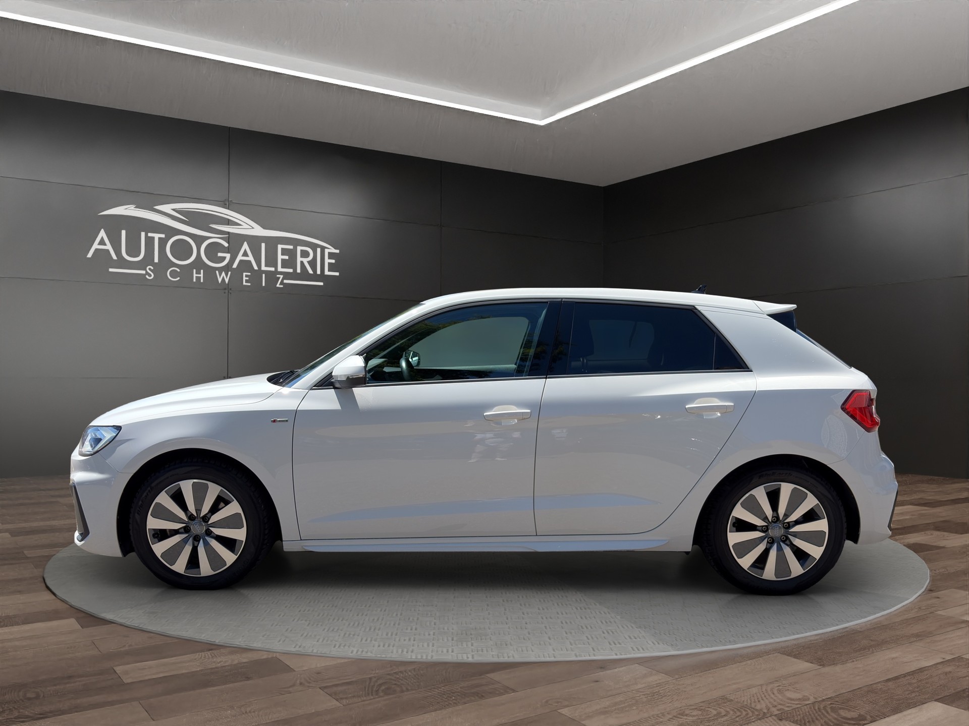 AUDI A1 Sportback 30 TFSI S Line S-tronic | CH Fahrzeug | LED | Kamera | Adaptiver Tempomat | 17" |-image-1