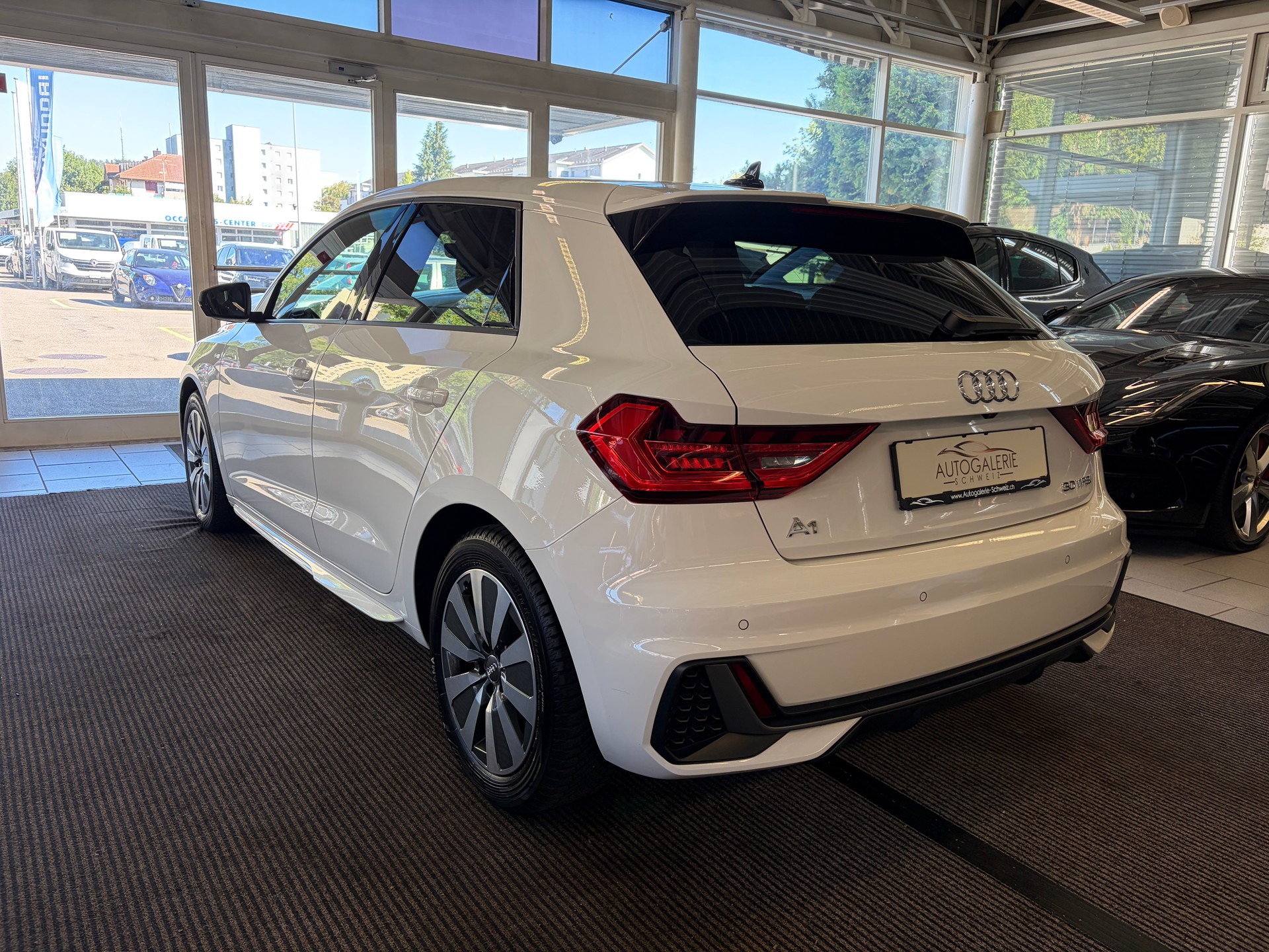 AUDI A1 Sportback 30 TFSI S Line S-tronic | CH Fahrzeug | LED | Kamera | Adaptiver Tempomat | 17" |-image-11